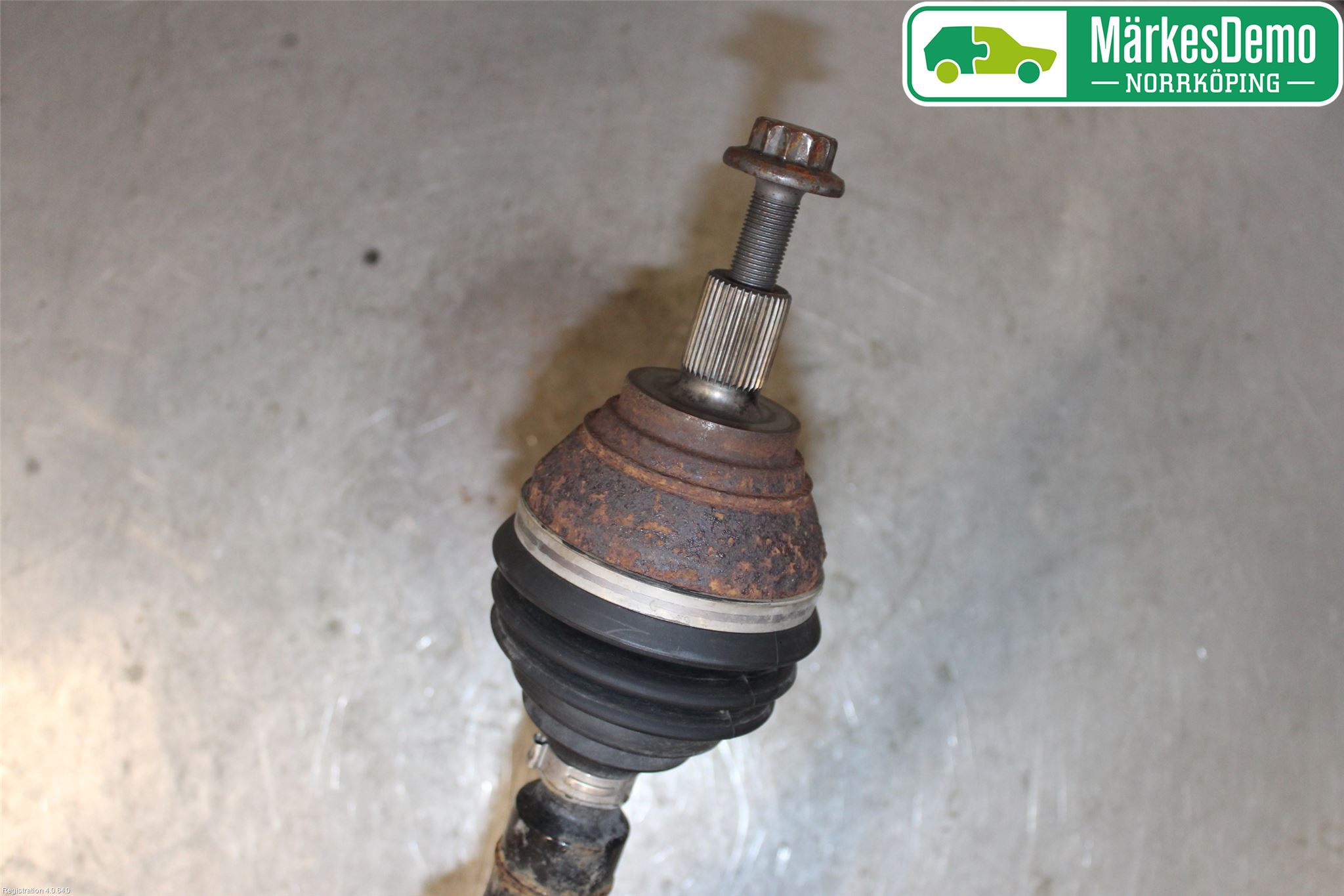 Skoda YETI Drivaxel Fram Höger