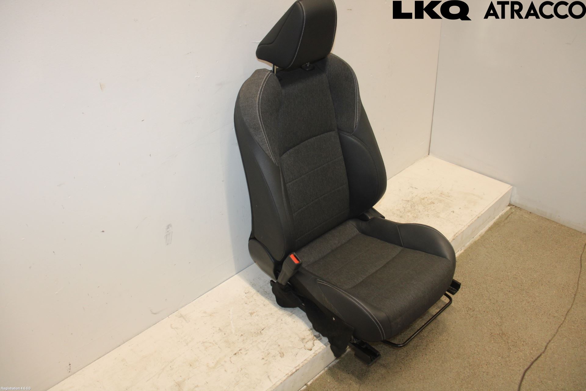 Toyota COROLLA 19- Inredning Stol Fram Vä