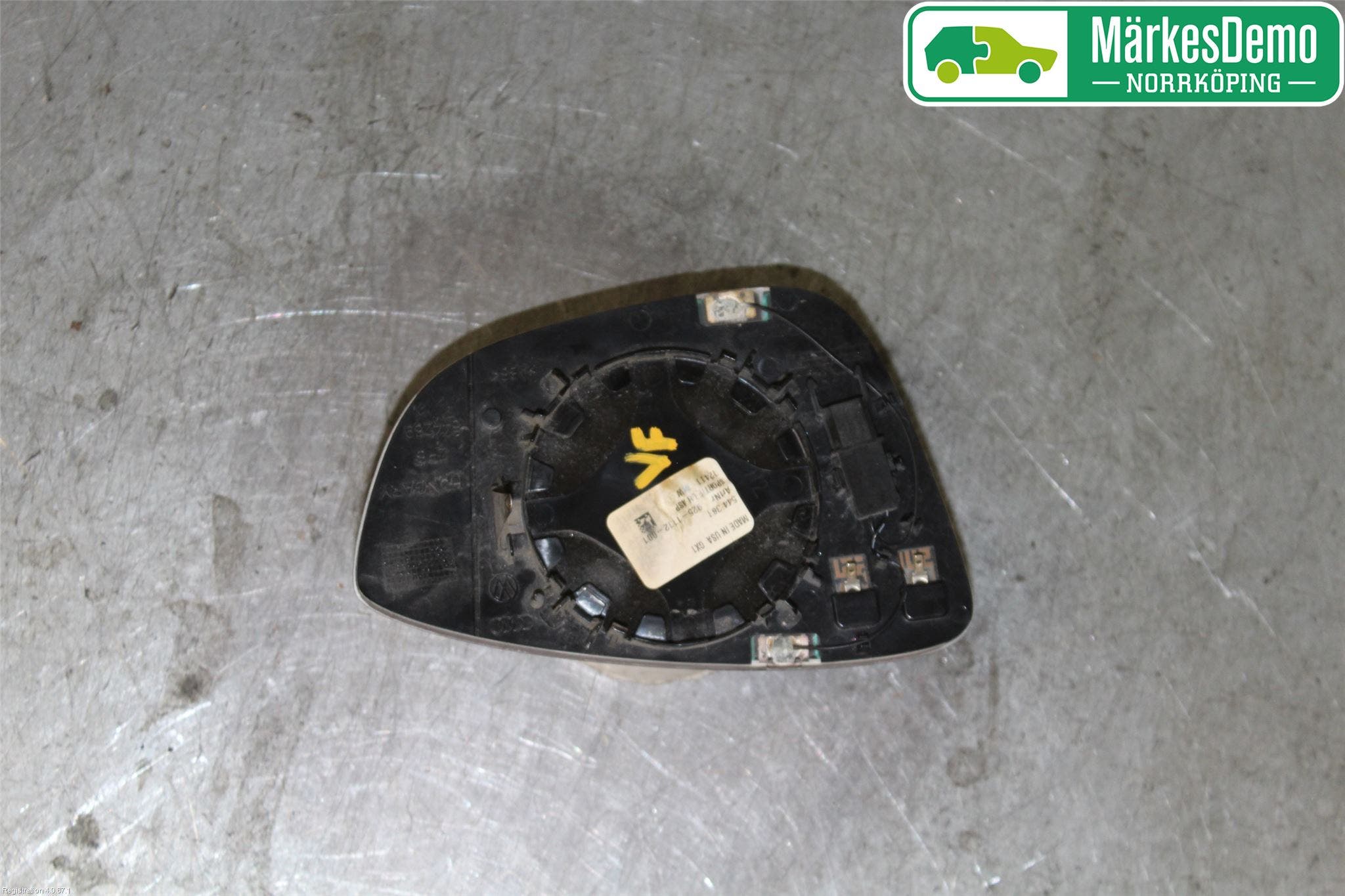 Volkswagen VW PASSAT 11-14 Spegelglas Vä