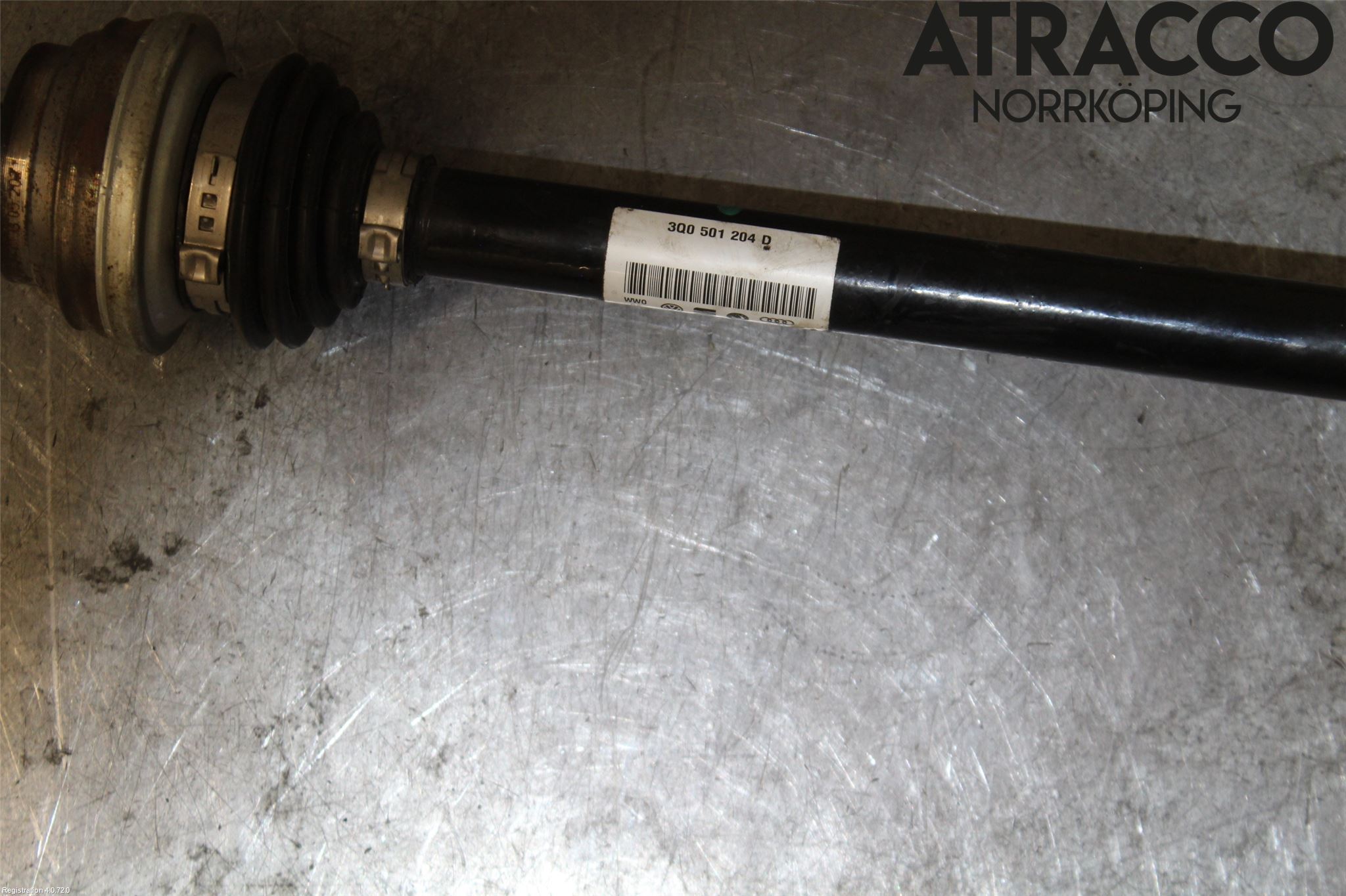 Volkswagen VW PASSAT 15-19 Drivaxel Bak Höger