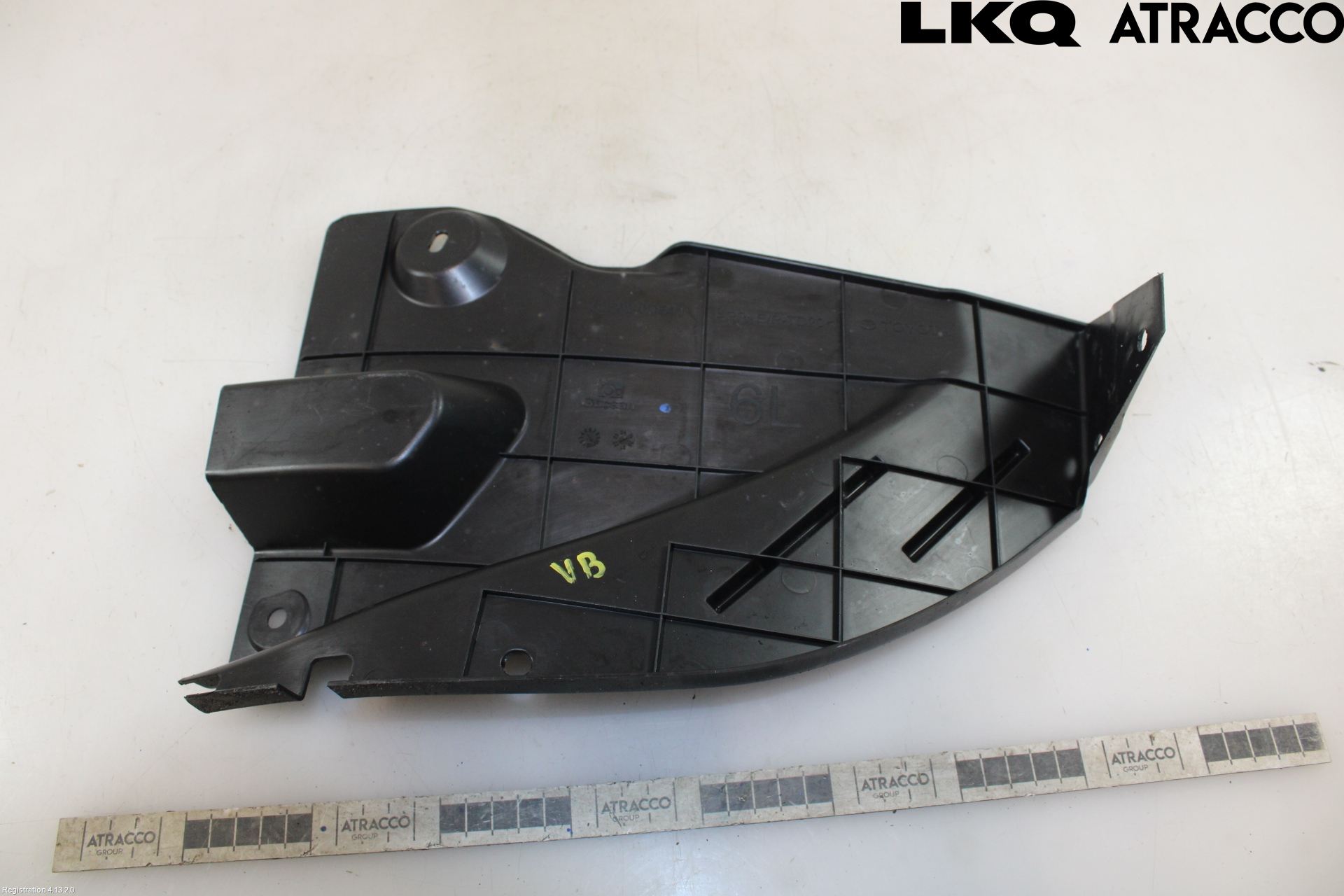 Toyota YARIS CROSS XP21 21- Skärm Inner