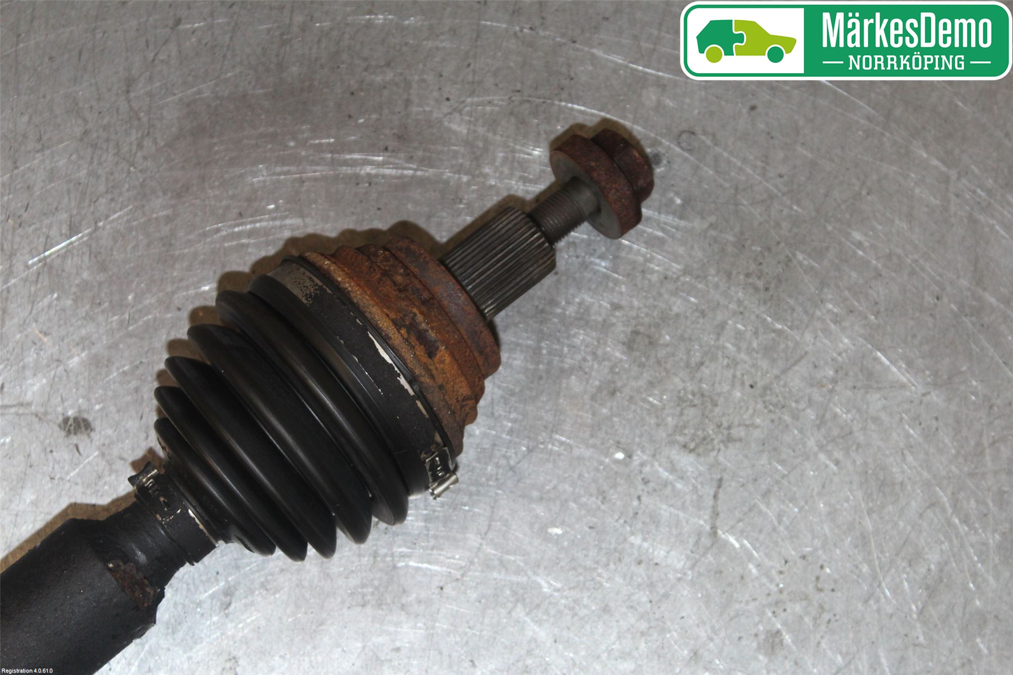 Volkswagen VW GOLF V 04-09 Drivaxel Fram Höger