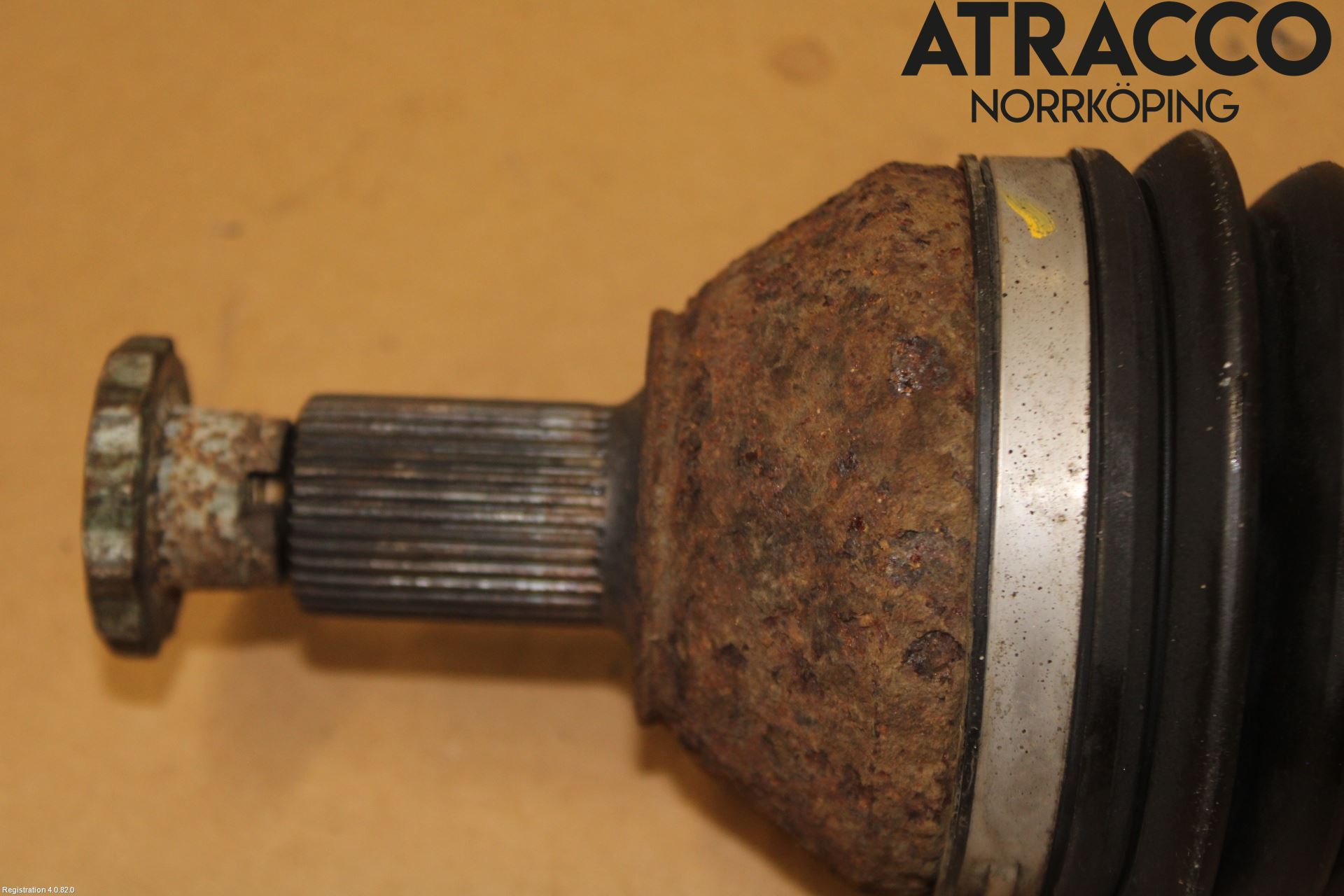 Volkswagen VW POLO 10-17 Drivaxel Fram Vänster