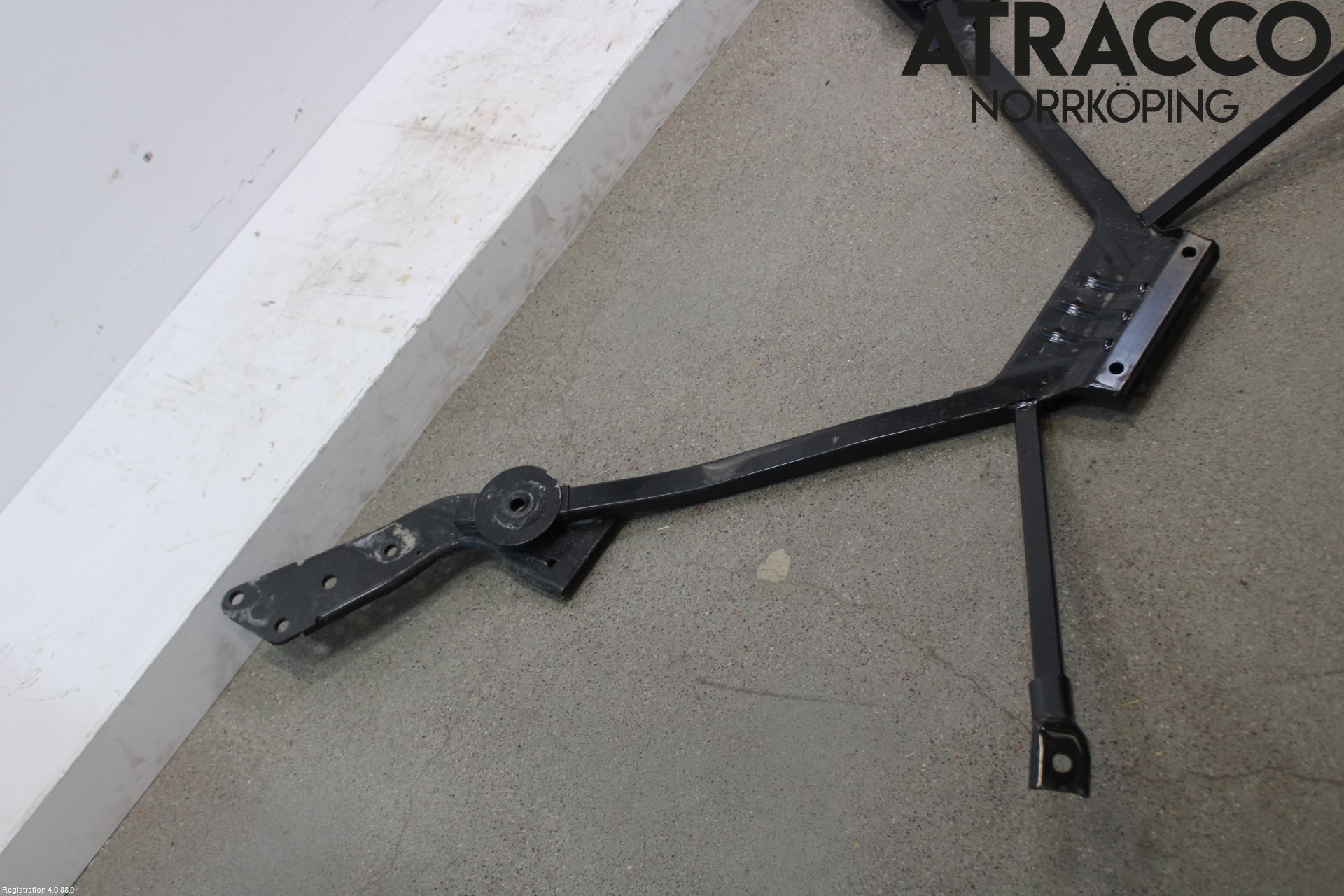 Jaguar F-TYPE Bakram-Fästbalk