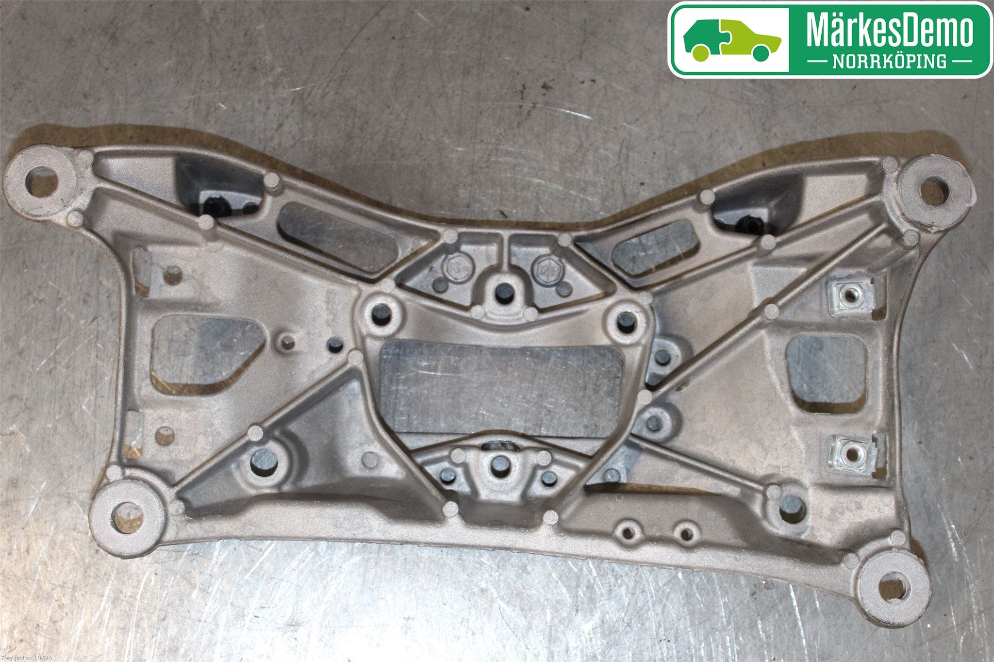 Audi A4/S4 B9 20- Växellådsbalk