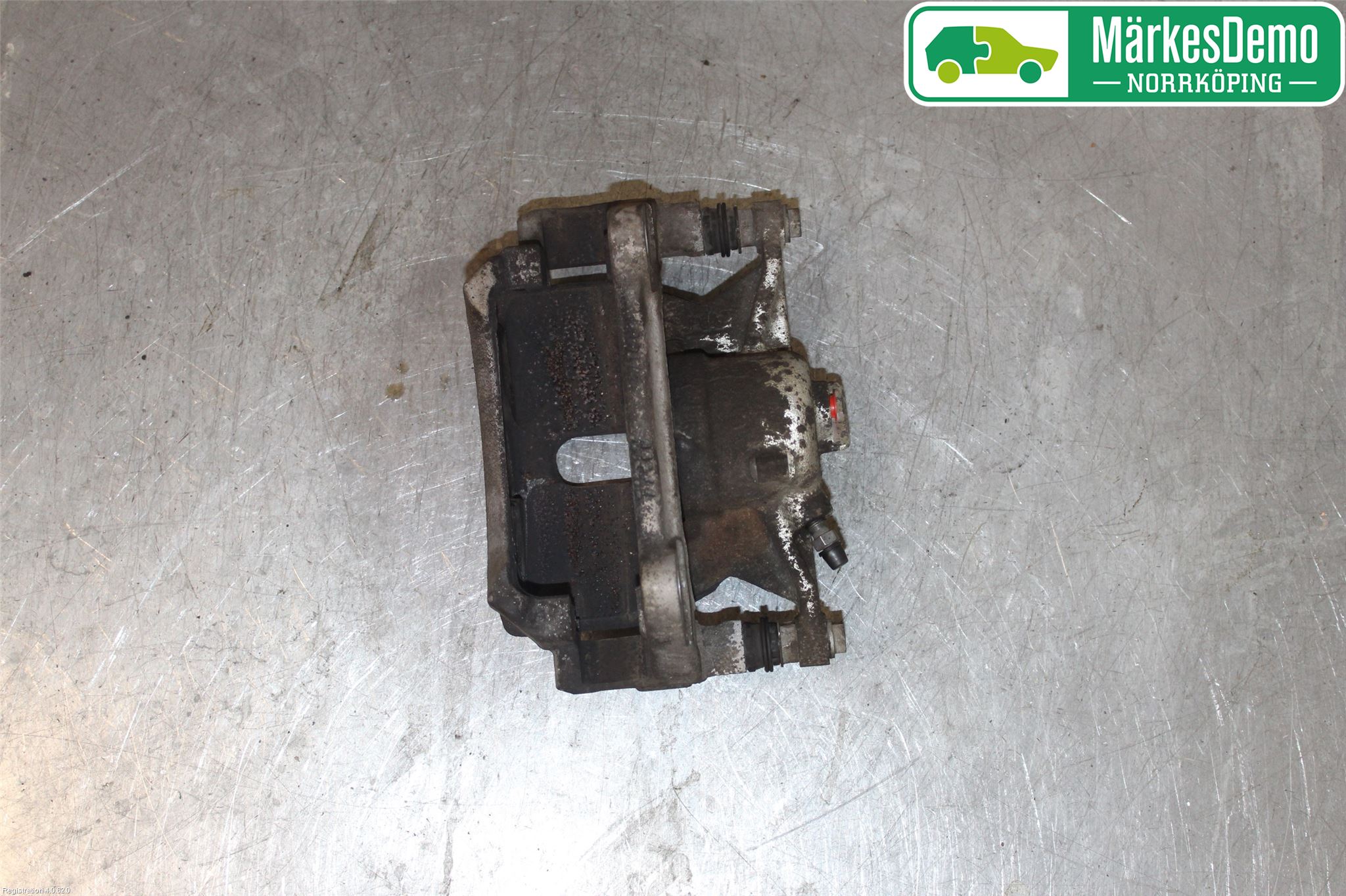 Volkswagen VW PASSAT 15-19 Bromsok Fram Höger