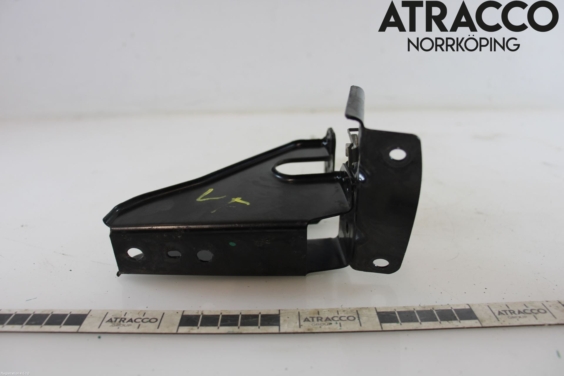 BMW 3 E90/91 SED/TOU 05-12 Front Huvlåsplåt-Balk