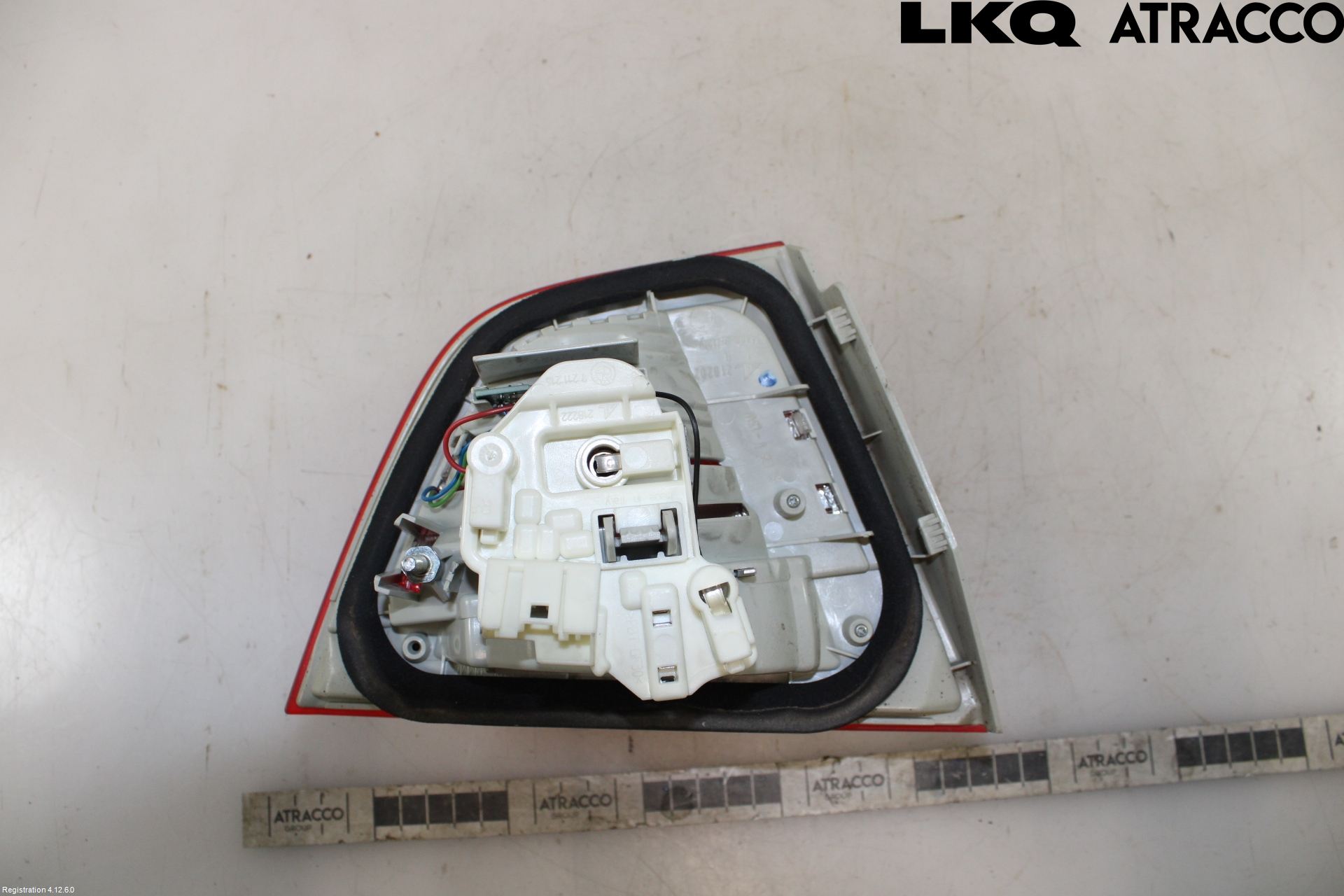 BMW 3 E90/91 SED/TOU 05-12 Bakljus Lucka Hö