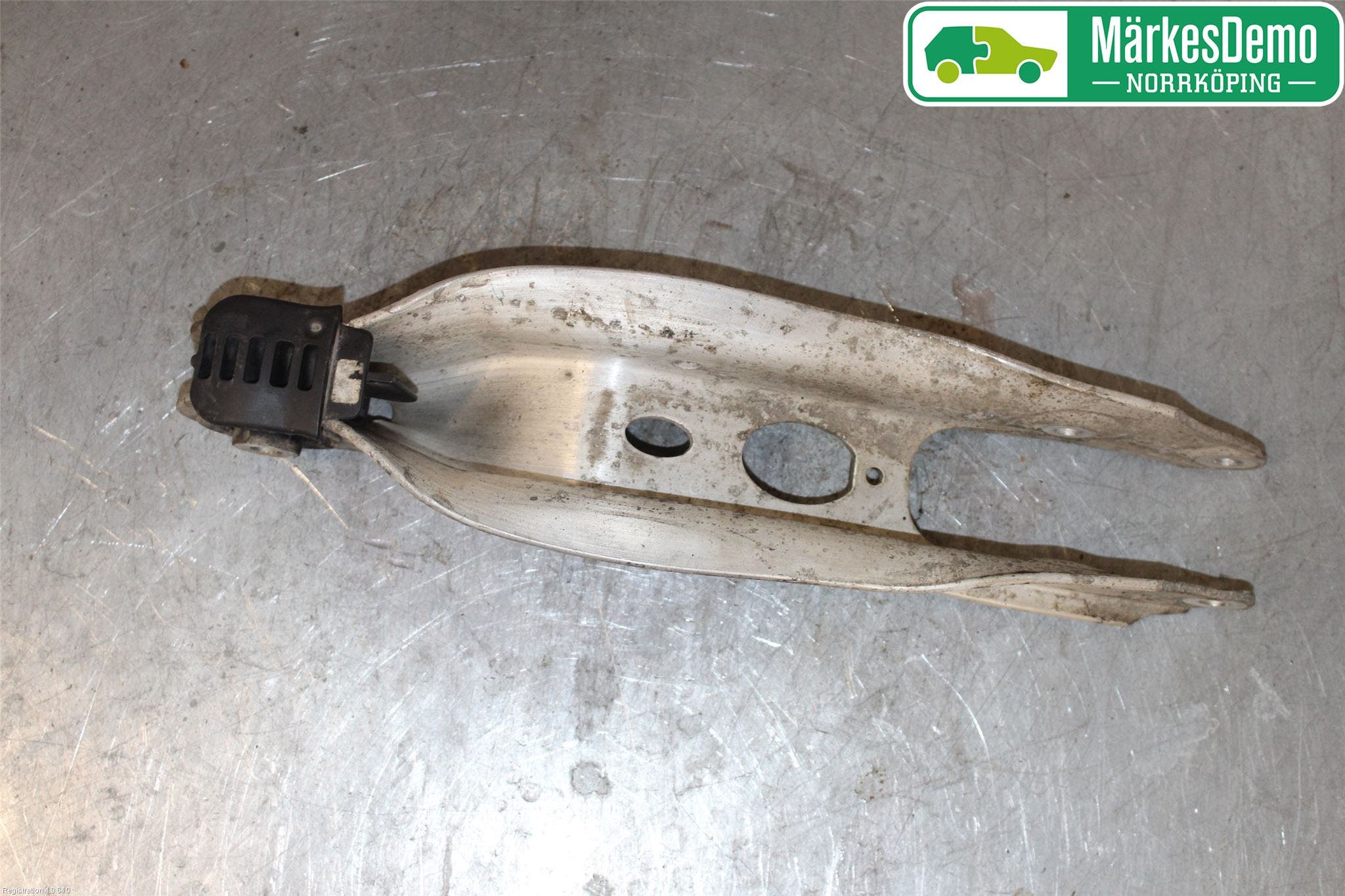 Audi A6 F2/C8 19- Bärarm Bak Höger