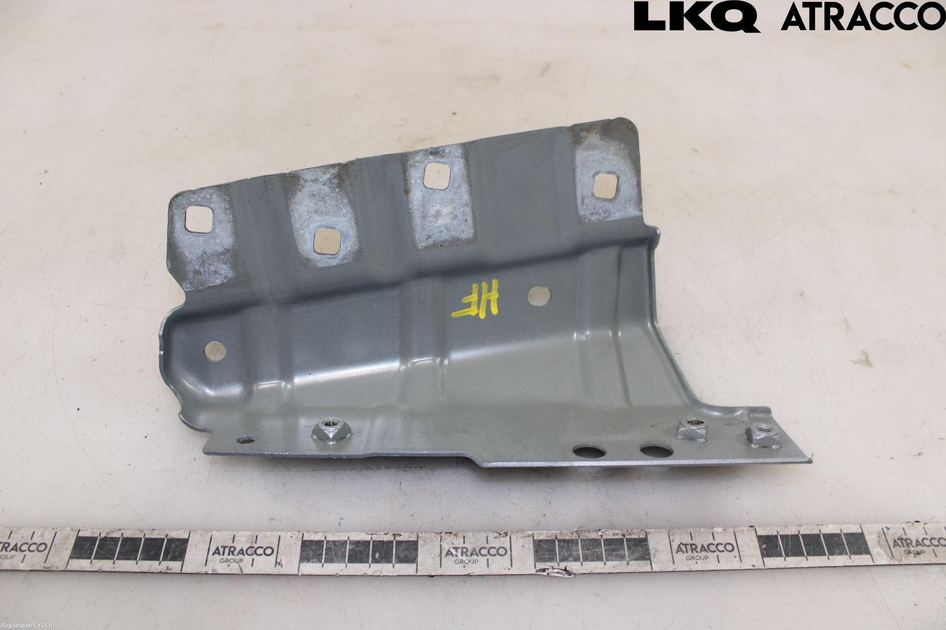 Mercedes-Benz MB CITAN/EQT (W420) 22- Skärmfäste Fram Hö