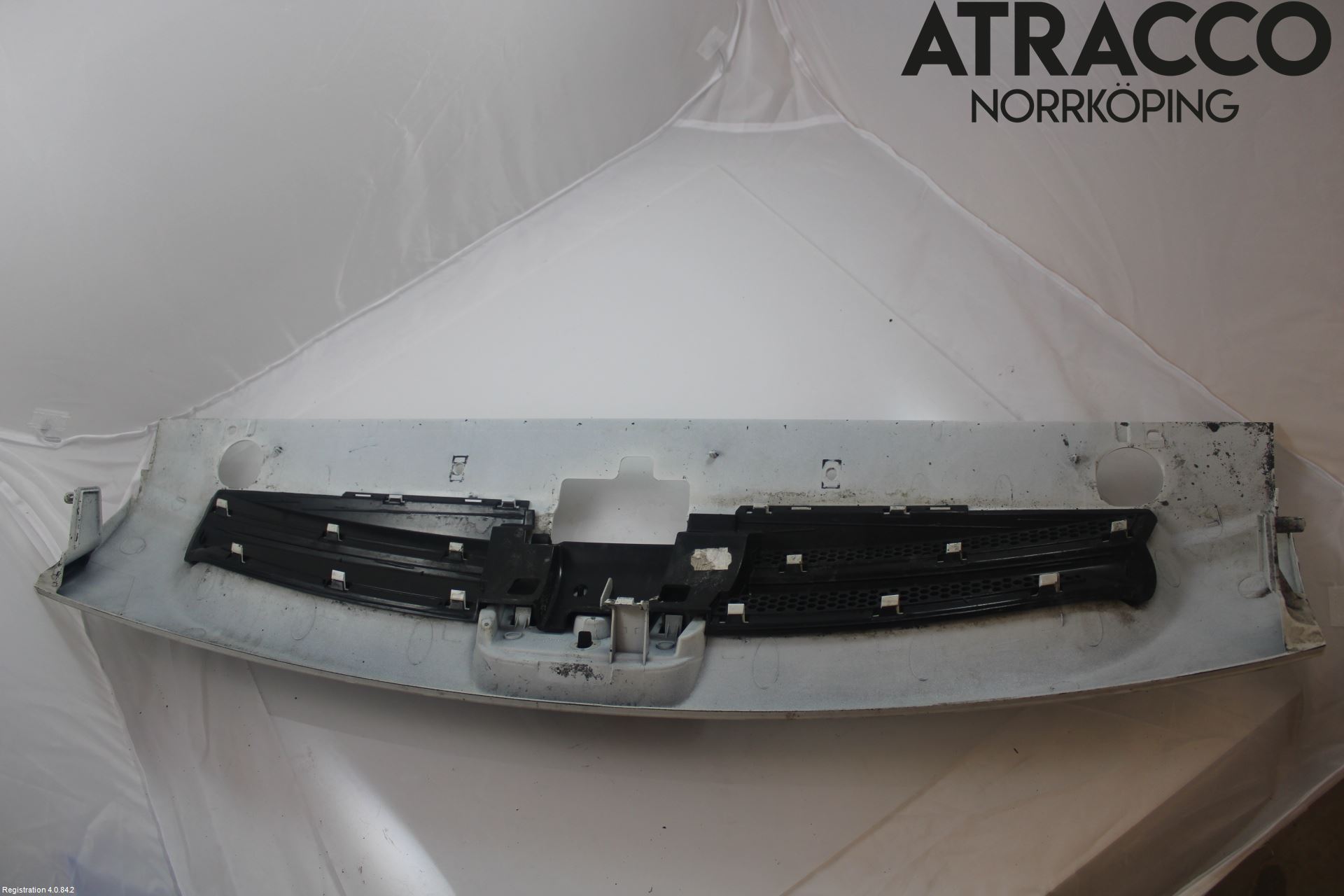 Peugeot PARTNER   03-08 Grill Komp