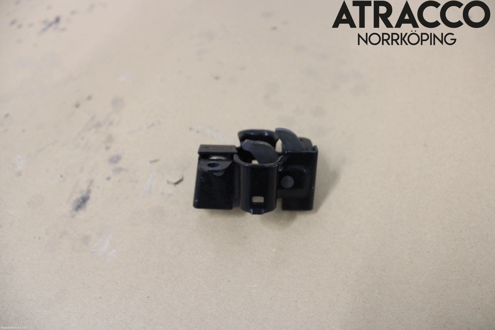 Mercedes-Benz MB C (203) 00-07 Huvlås