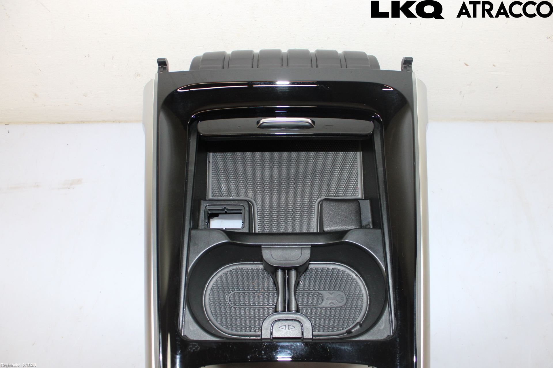 Mercedes-Benz MB EQB (X243) 22- Instrumentkonsoll Mitt