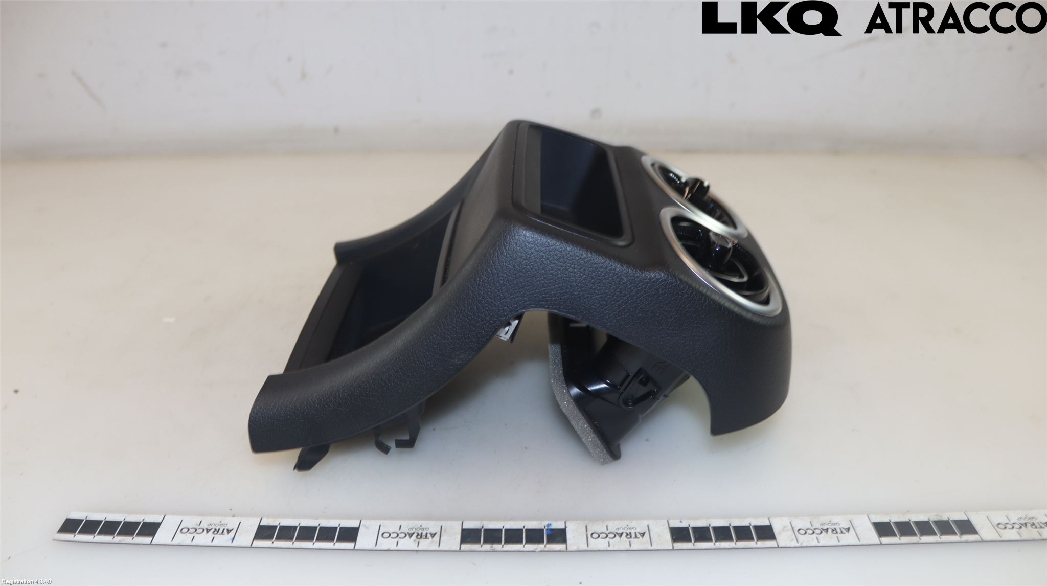 Mercedes-Benz MB C-KLASS (W206) 21- Instrumentkonsoll Mitt