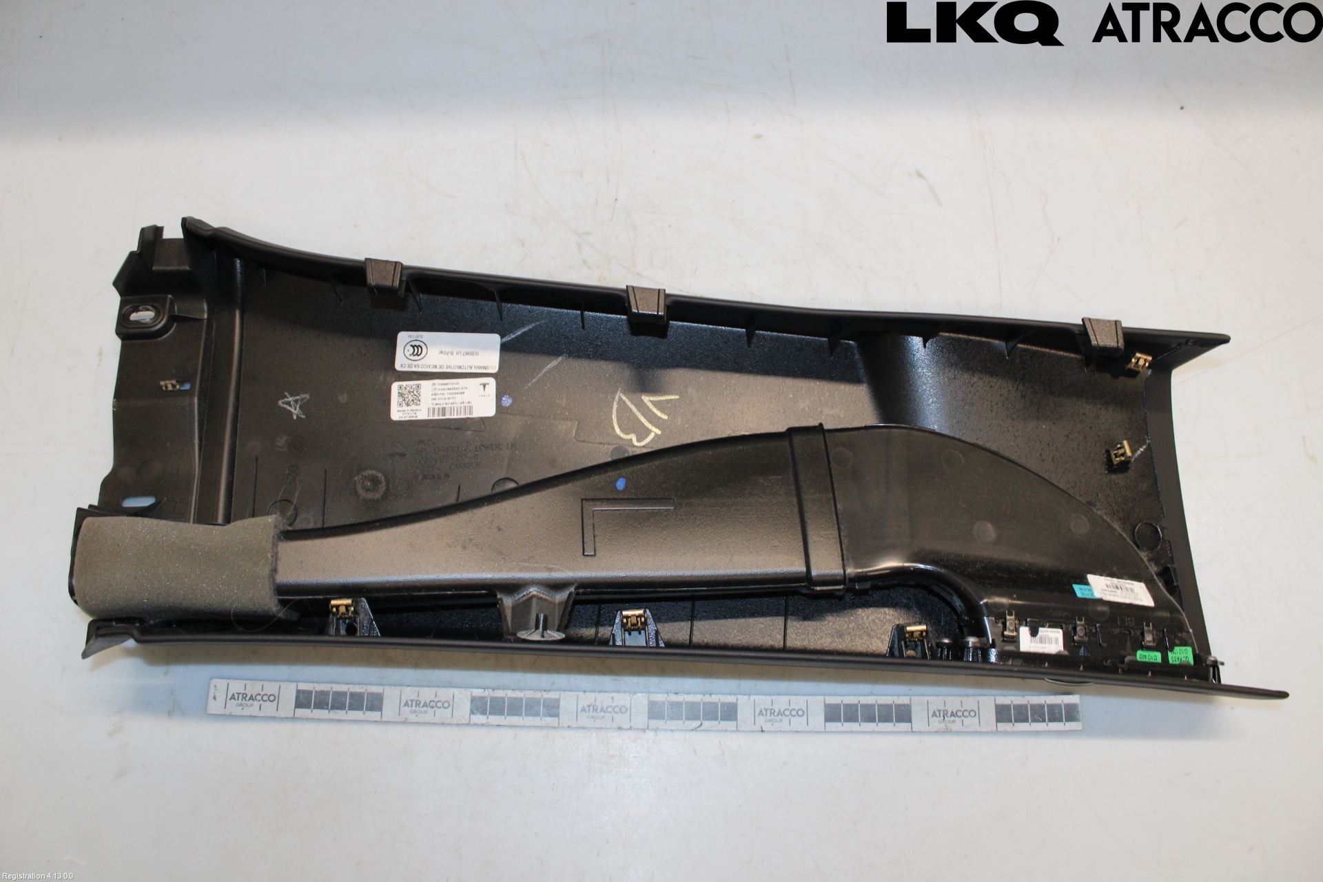 Tesla MODEL X 16- Inr Plastd A-B-C Stolpe