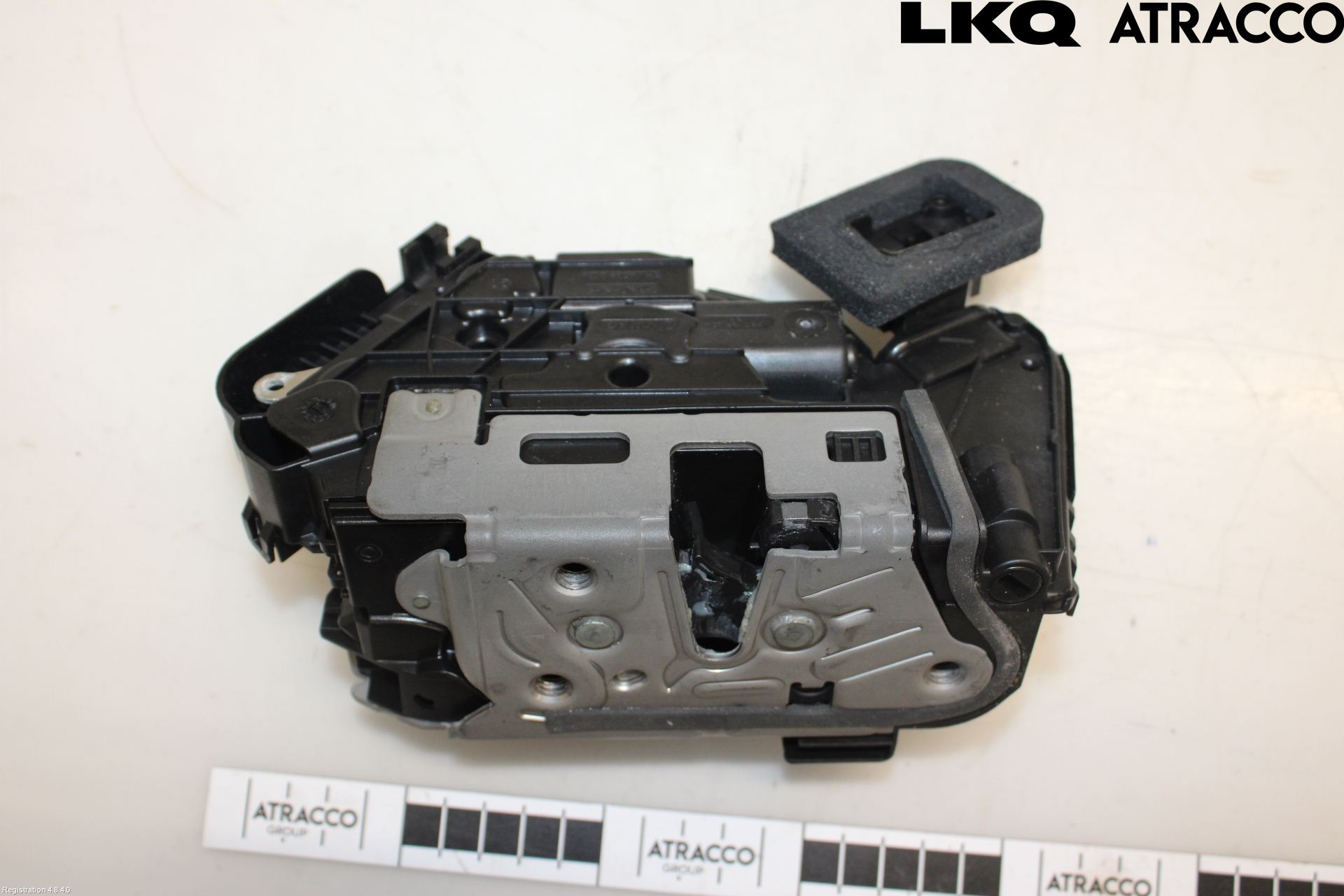 Skoda ENYAQ iV 21- Låskista-Dörrlås