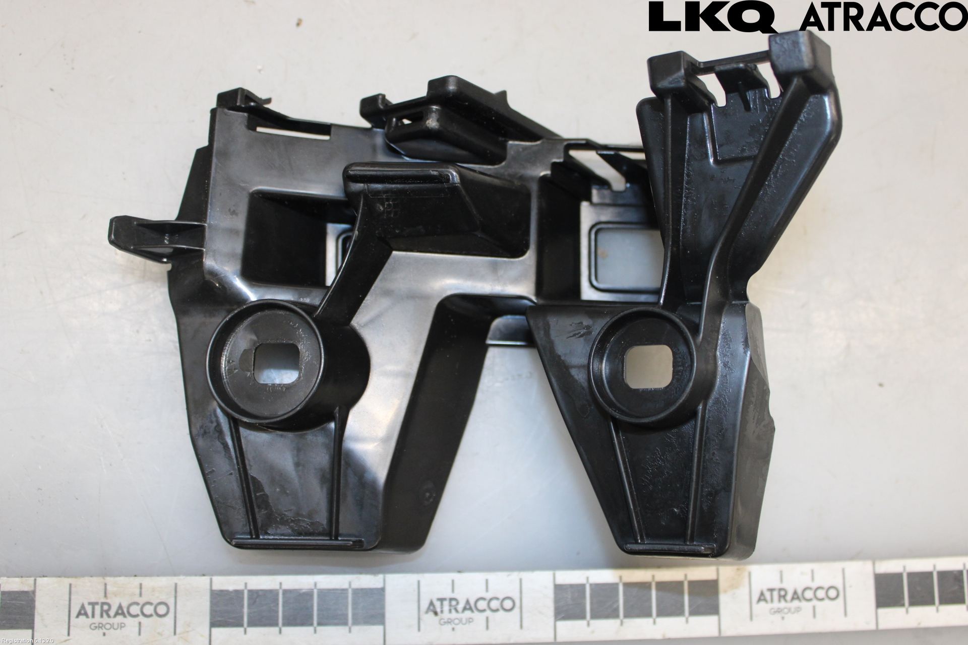 Volkswagen VW PASSAT 15-19 Stötfångarfäste Bak Hö