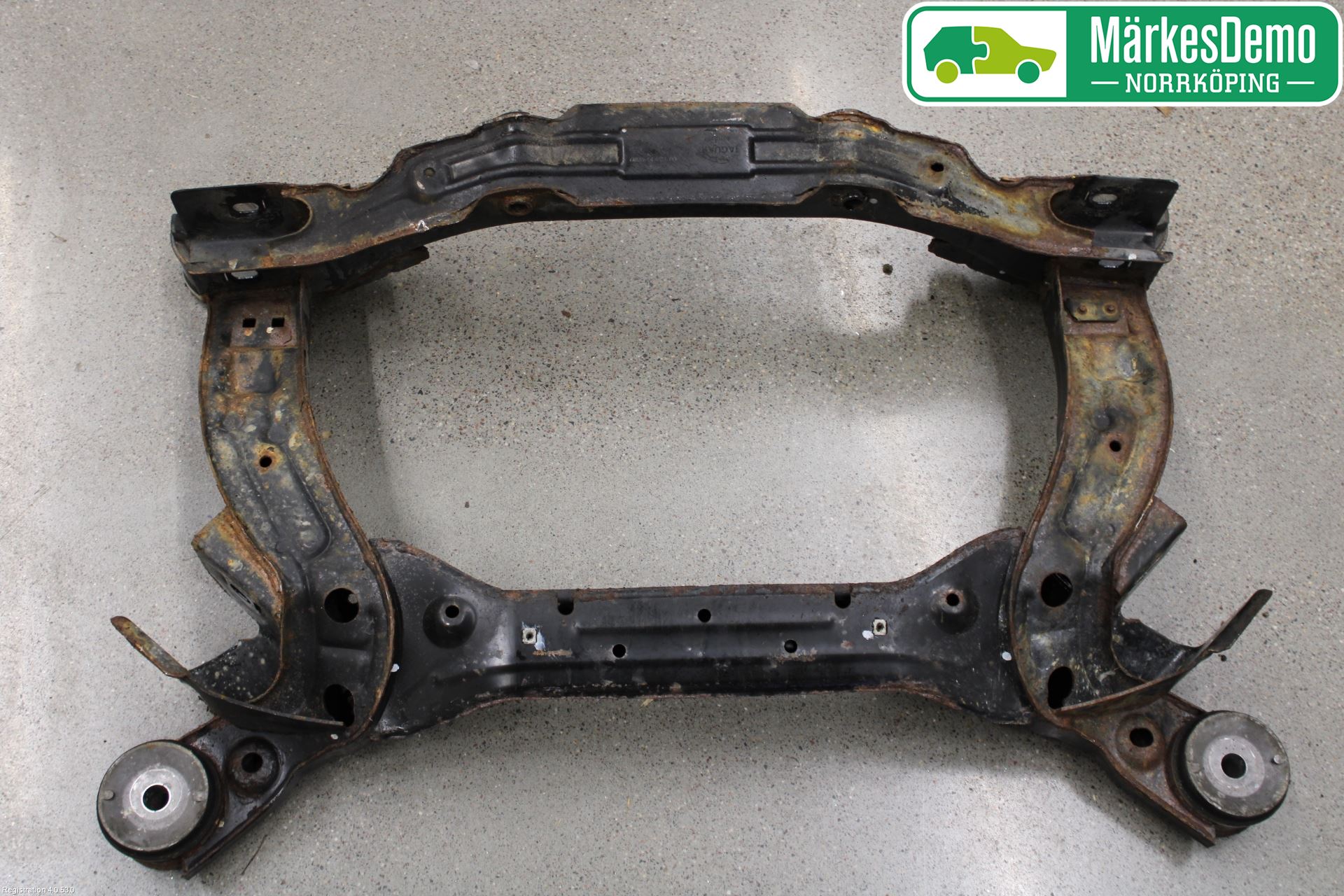 Jaguar XJ X350        03-09 Framvagnsbalk