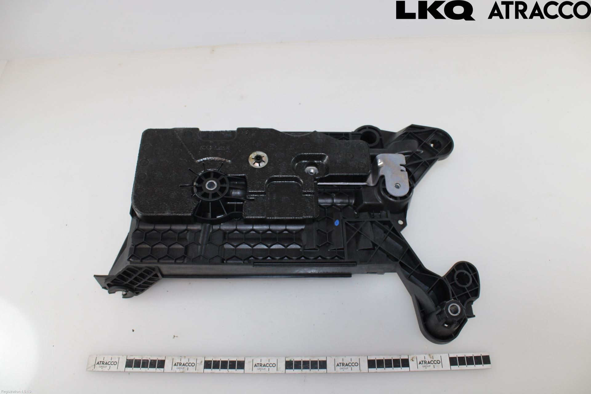 Volkswagen VW T-ROC 18- Batterilåda-Fäste-Hållare
