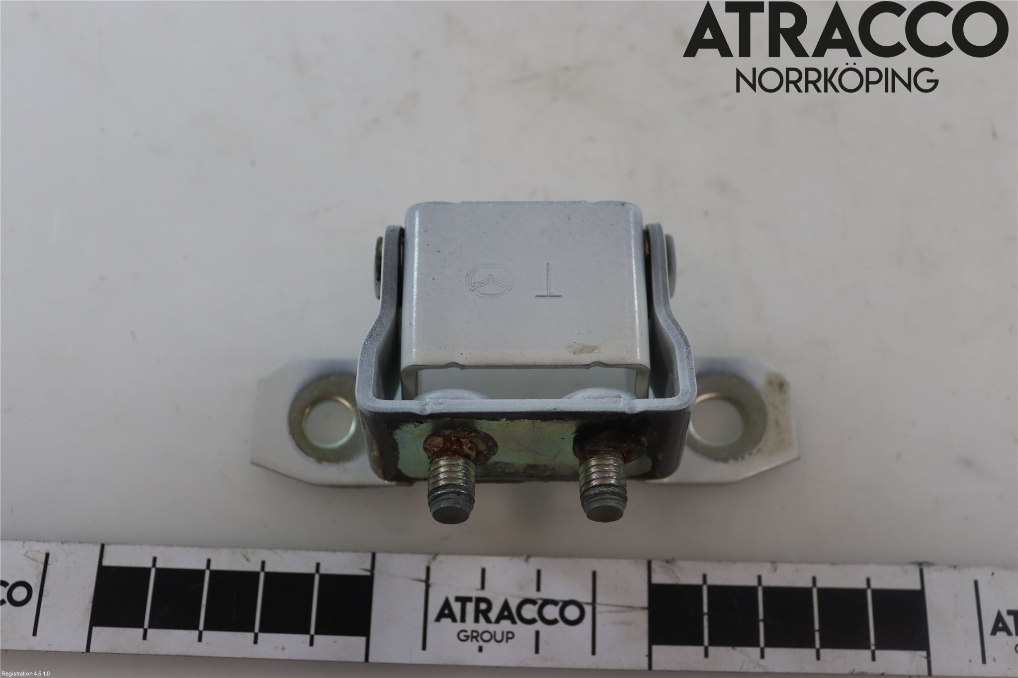 Mazda CX-5 17- Bakluckegångjärn Vä