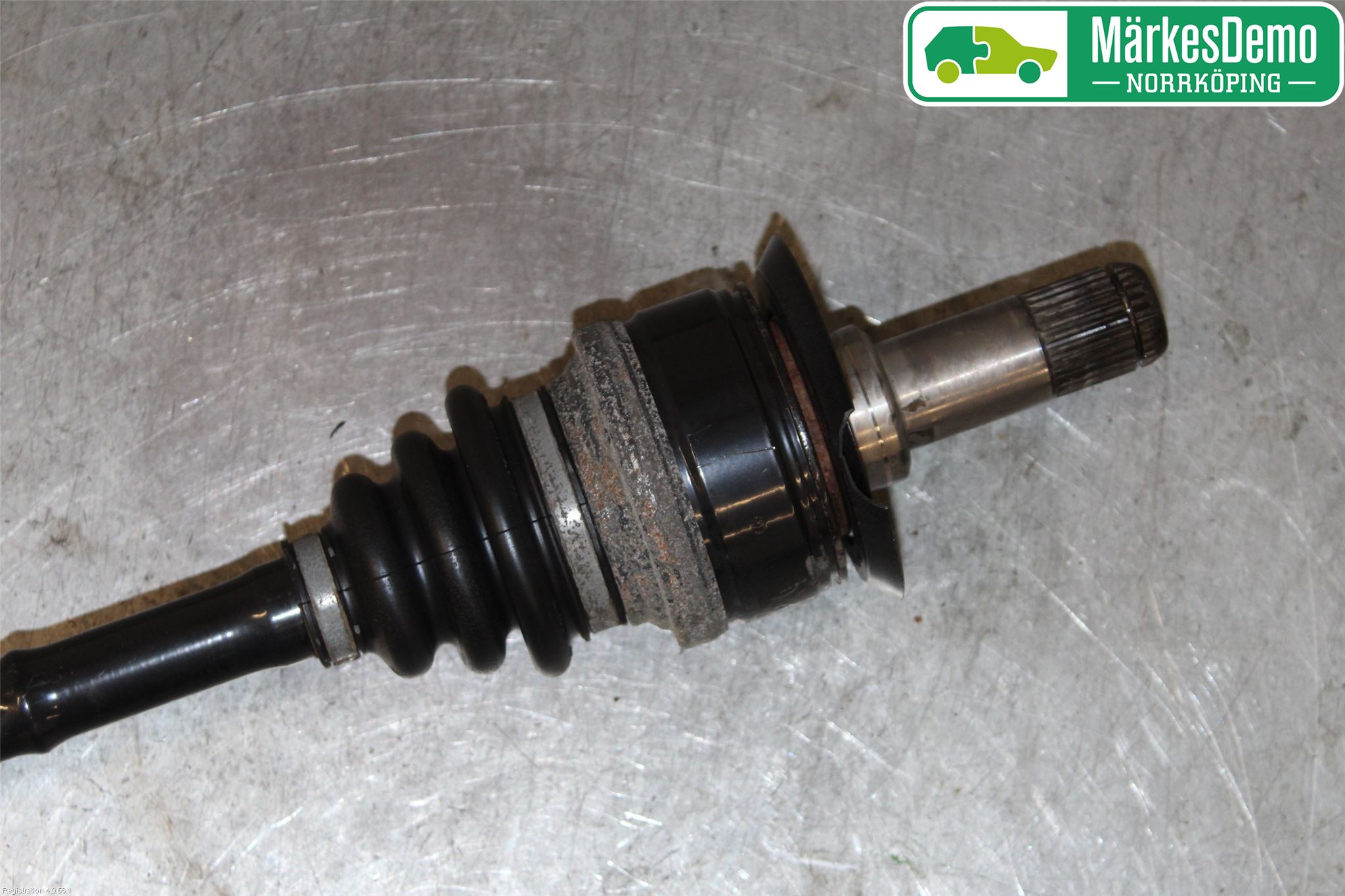 BMW 1 F20/F21 11-19 Drivaxel Bak Höger