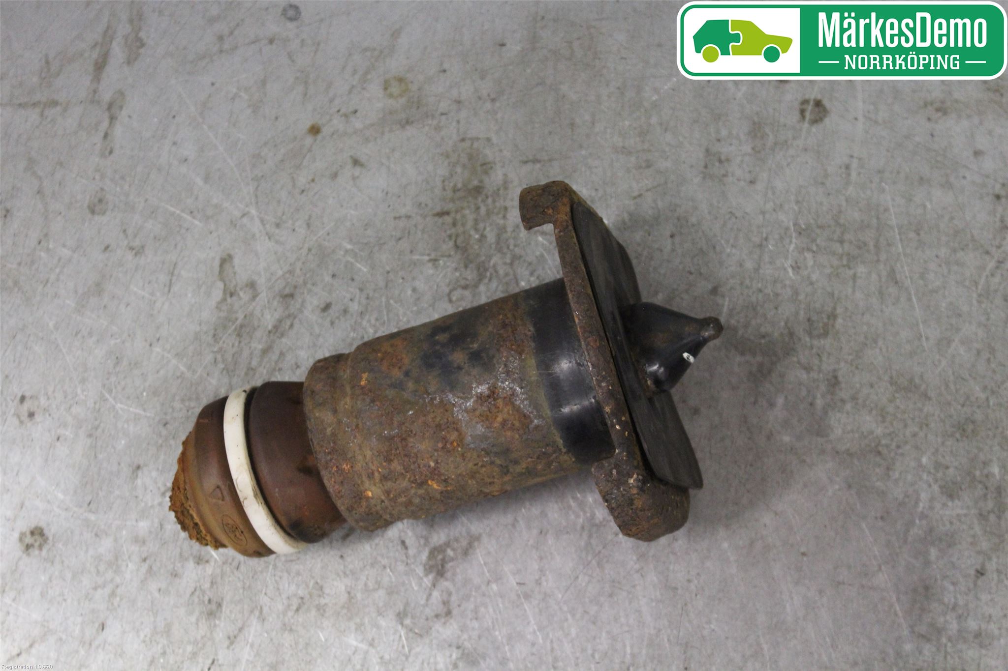 Ford MONDEO 07-15 Fjäderskål Bak