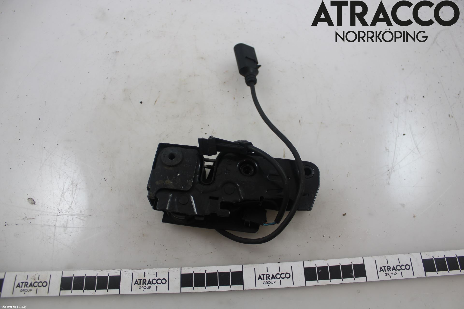 Audi A4 12-15 Huvlås