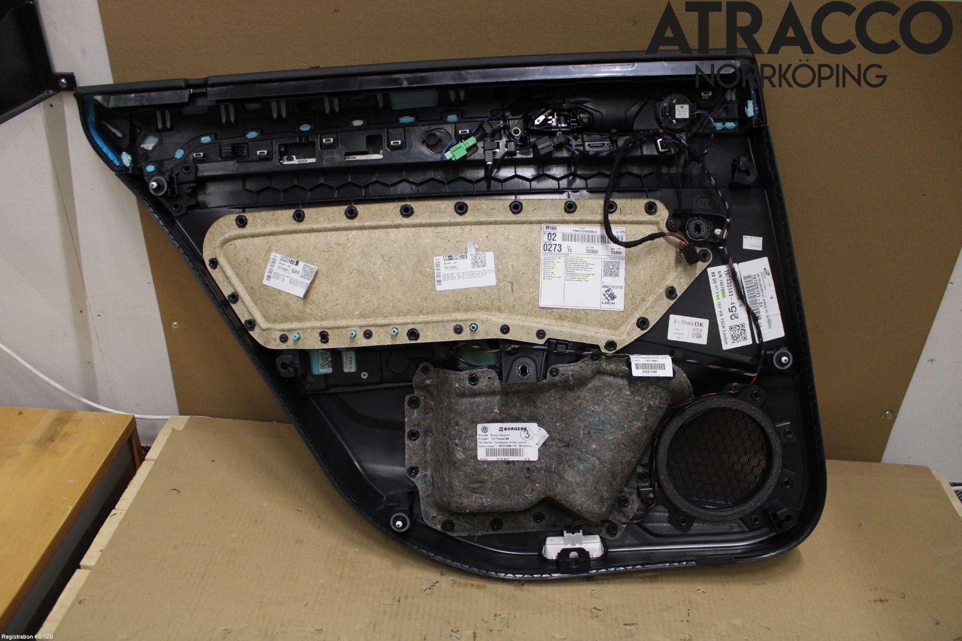 Volkswagen VW PASSAT 15-19 Dörrklädsel Hö