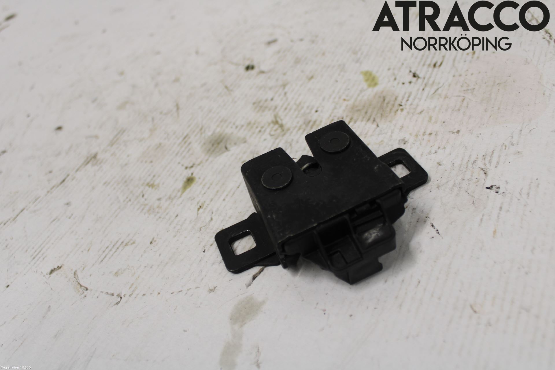 Jaguar I-PACE 18- Huvlås