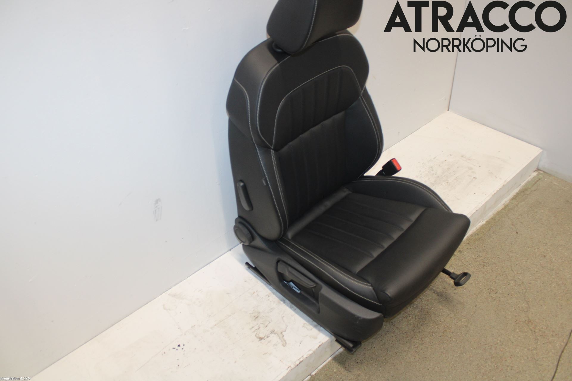 Skoda SUPERB 16-24 Inredning Stol Fram Hö