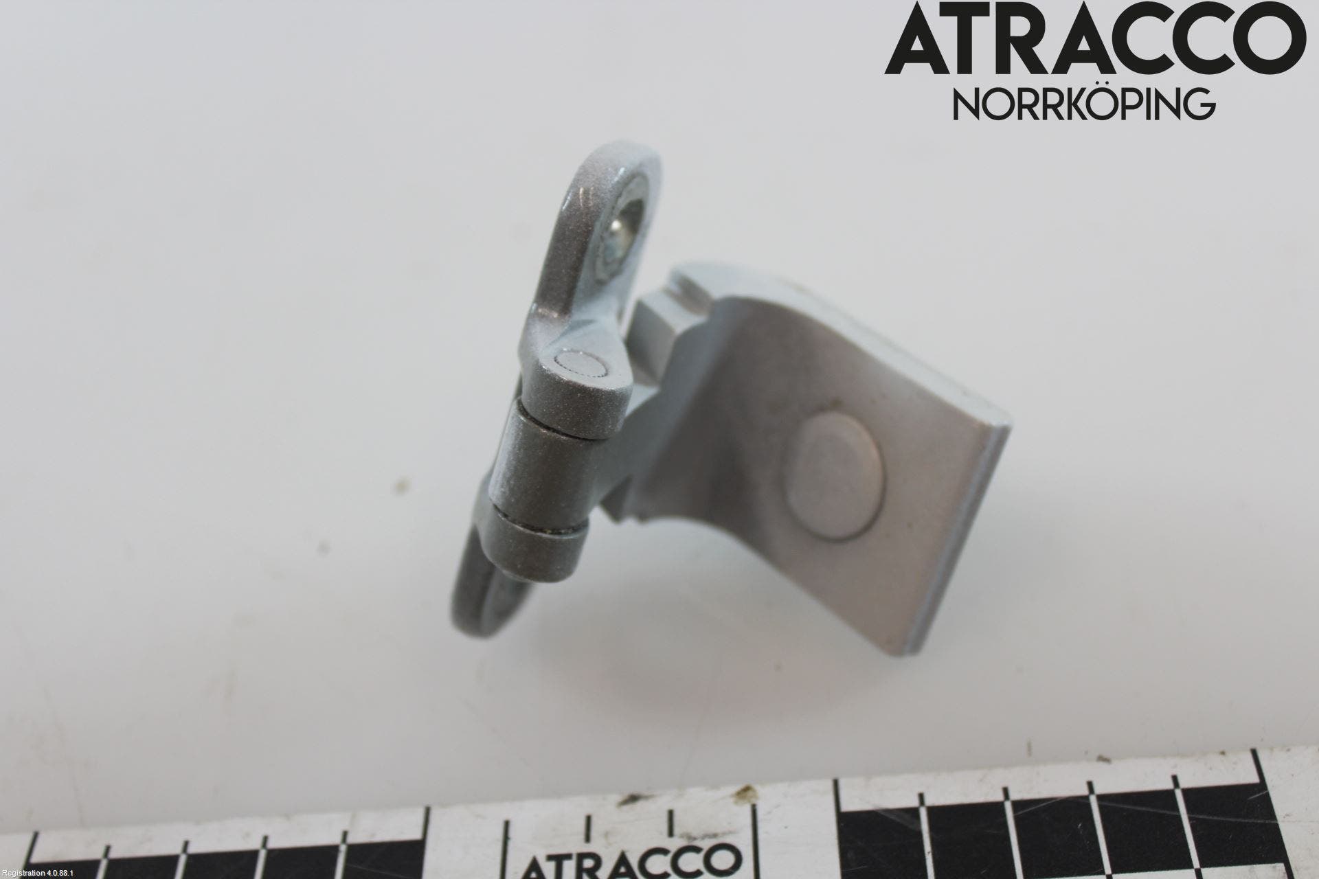 Audi Q3 F3 19- Bakluckegångjärn Hö