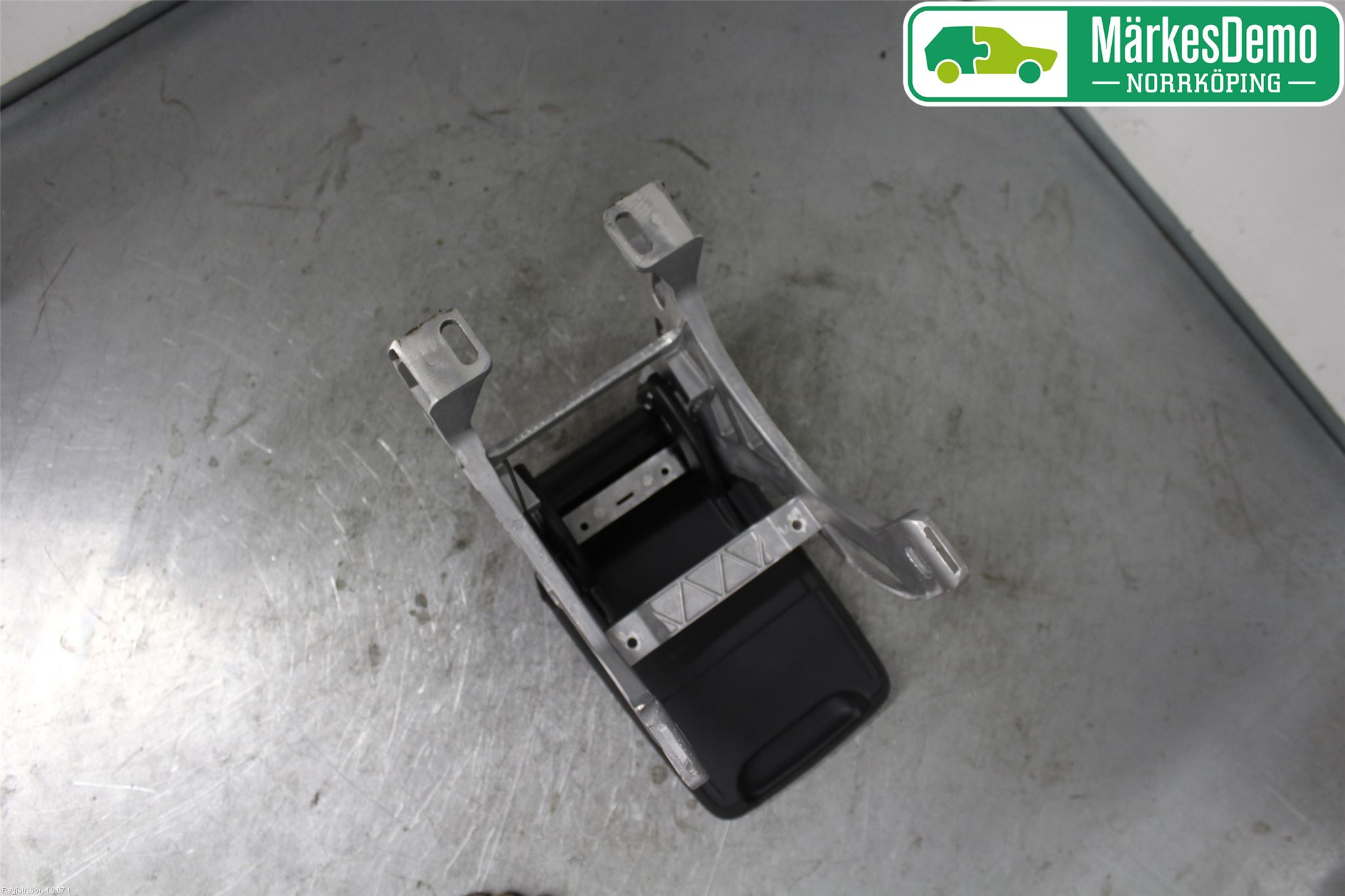 Audi A4/S4 B9 16-19 Inredning Armstöd