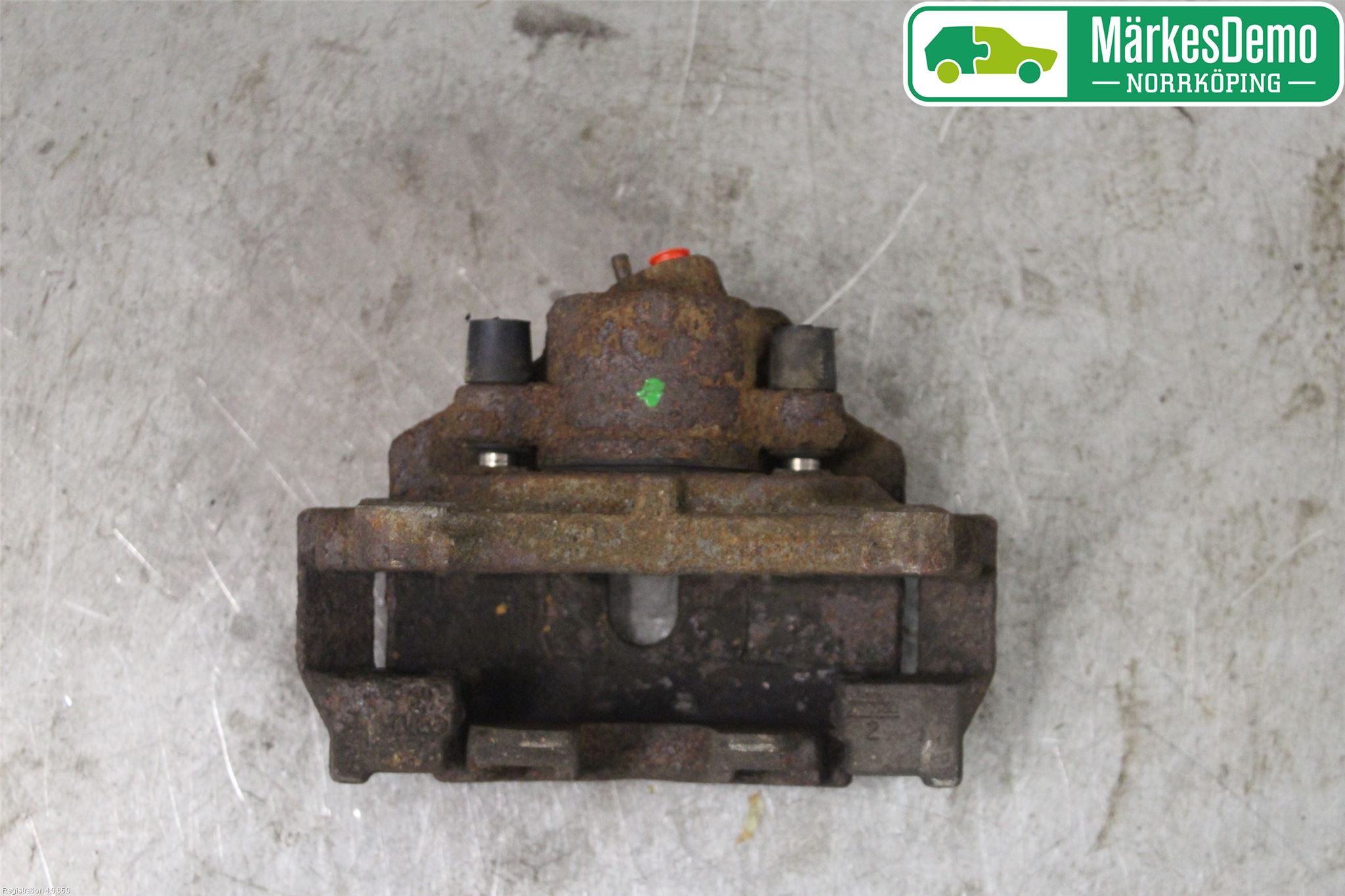 Volkswagen VW PASSAT 11-14 Bromsok Fram Höger