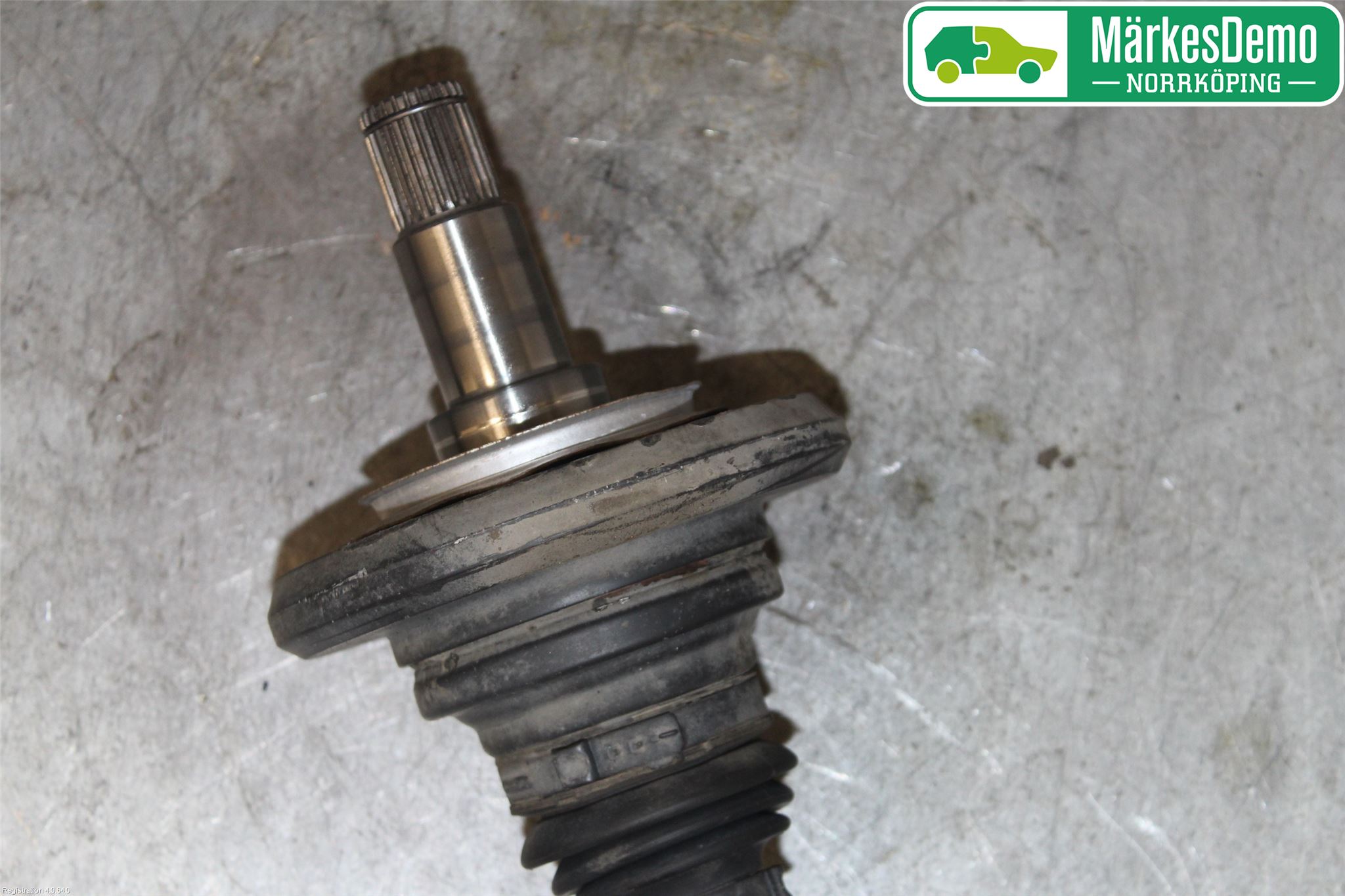 Mercedes-Benz MB C-KLASS (W205) 14-21 Drivaxel Bak Vänster