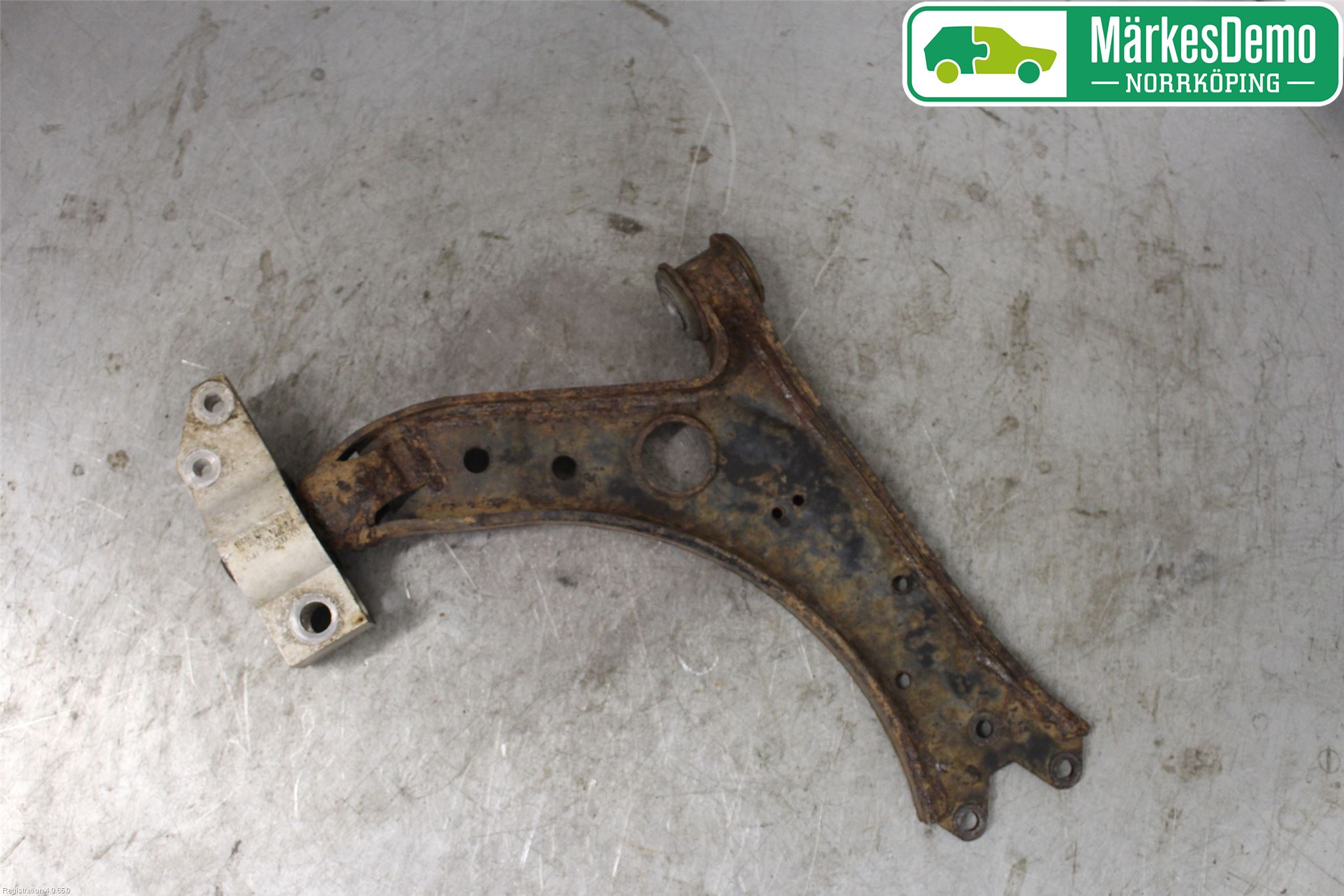 Seat LEON 06-12 Bärarm Fram Undre Vä