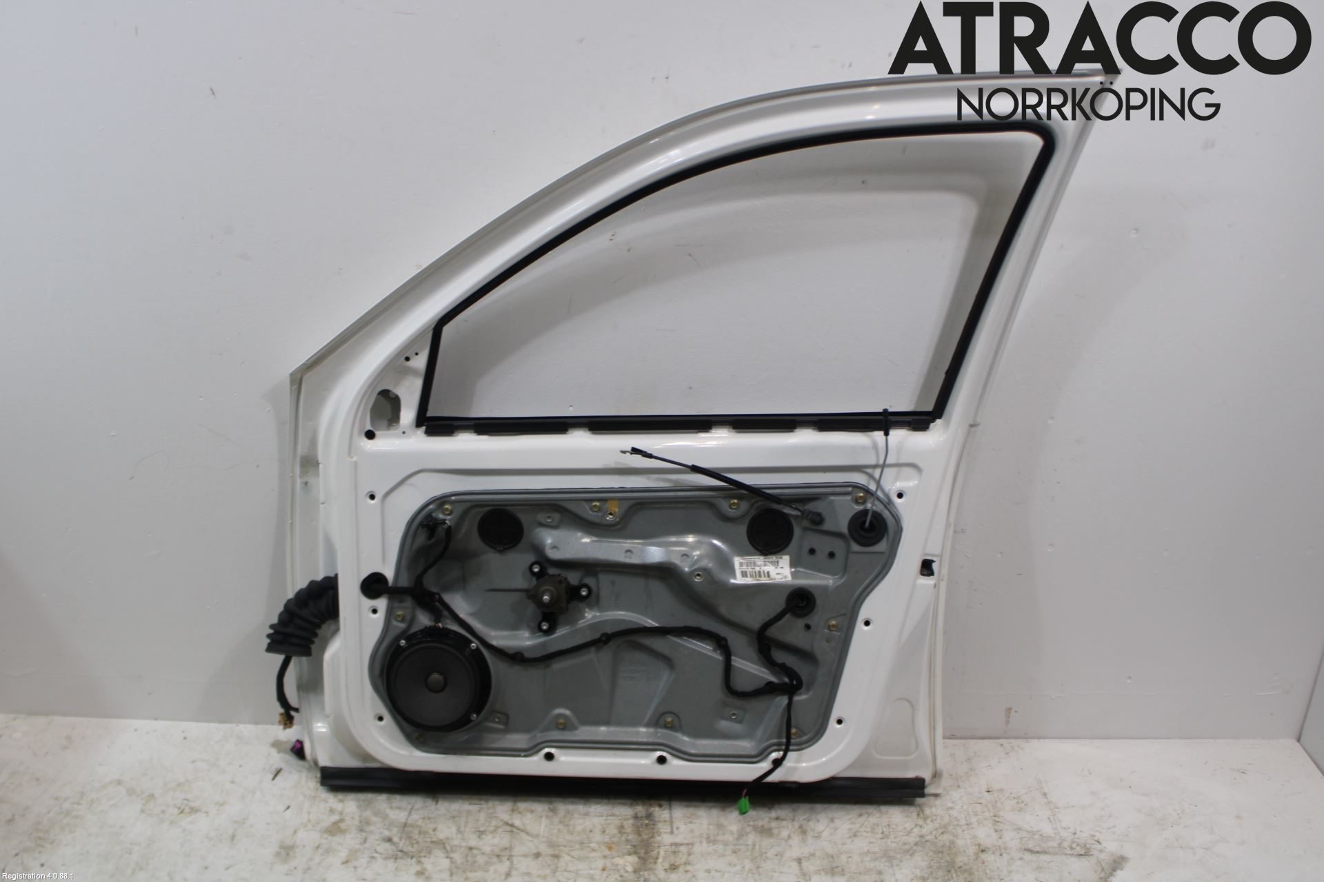 Volkswagen VW GOLF IV 98-06 Dörr Fram Höger