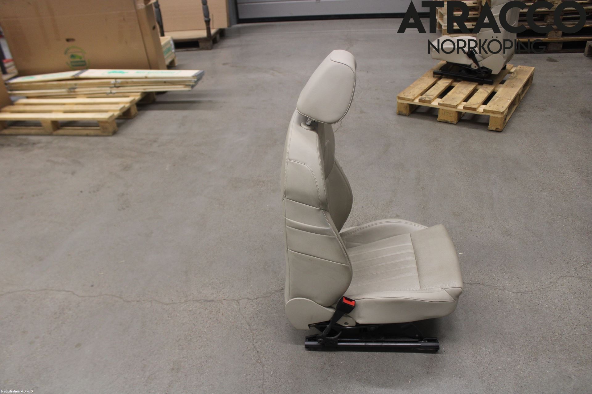 Skoda SUPERB 16-24 Inredning Stol Fram Vä