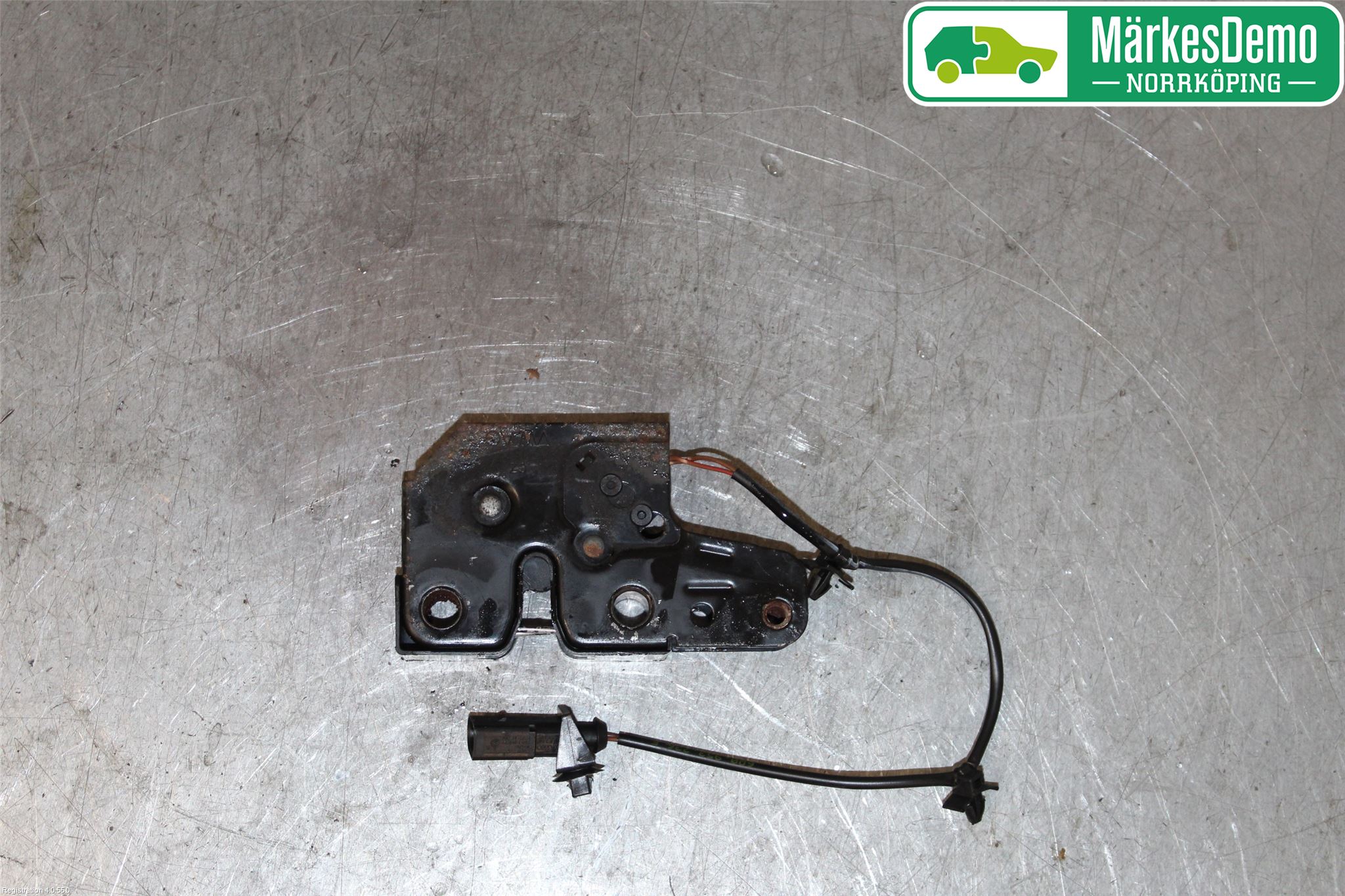 Volkswagen VW POLO 05-09 Huvlås
