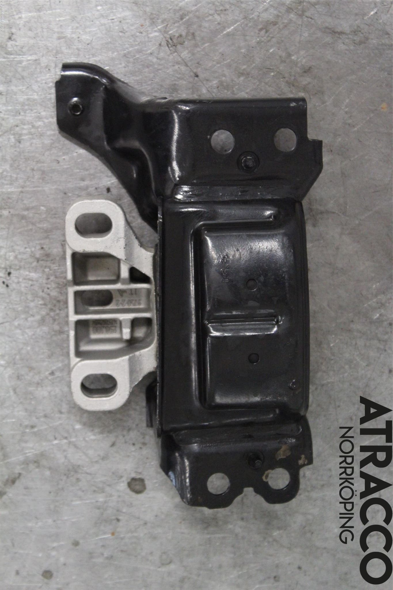 Skoda KAMIQ 20- Växellådsfäste