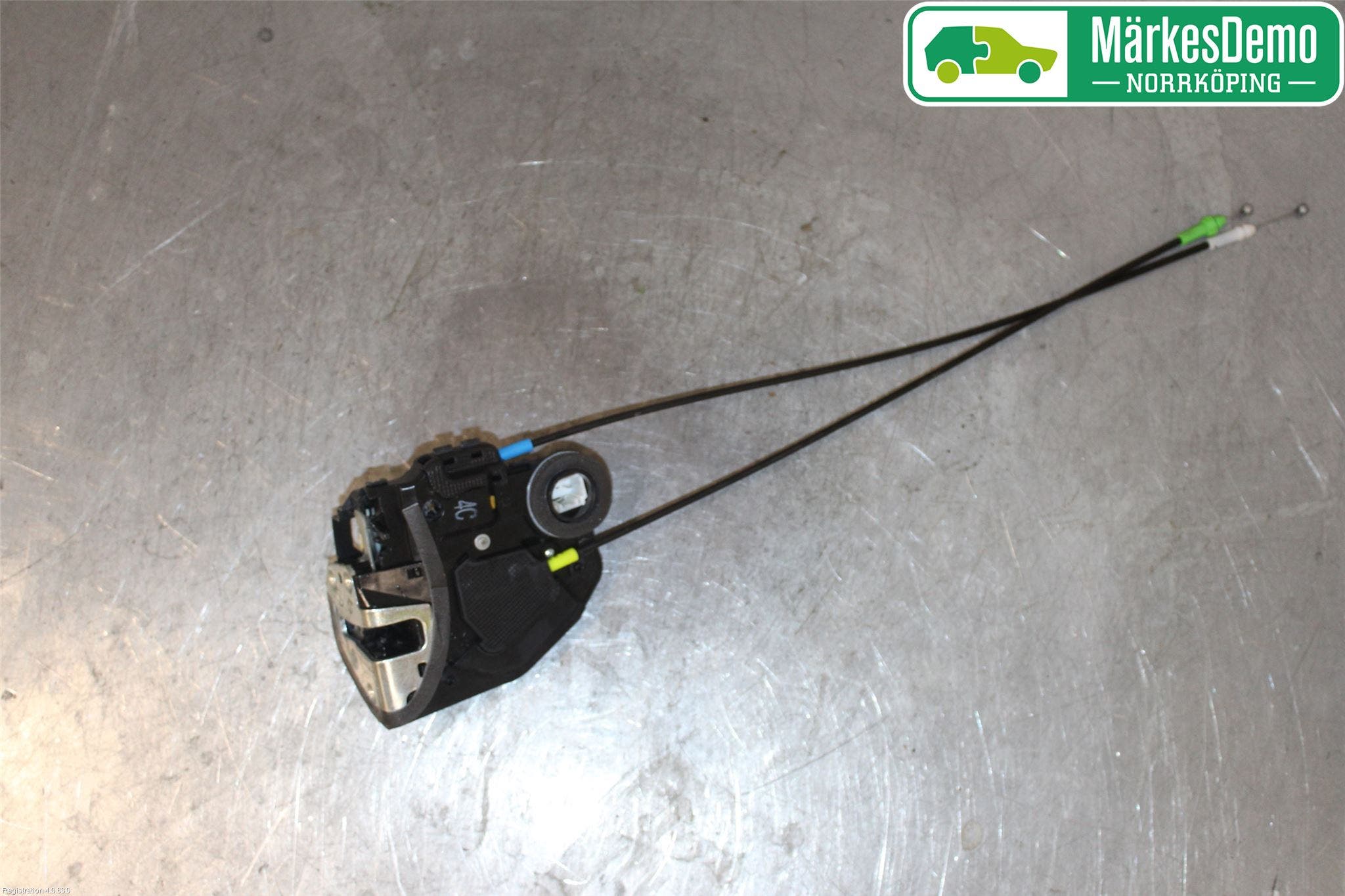 Toyota AURIS 13-19 Låskista-Dörrlås