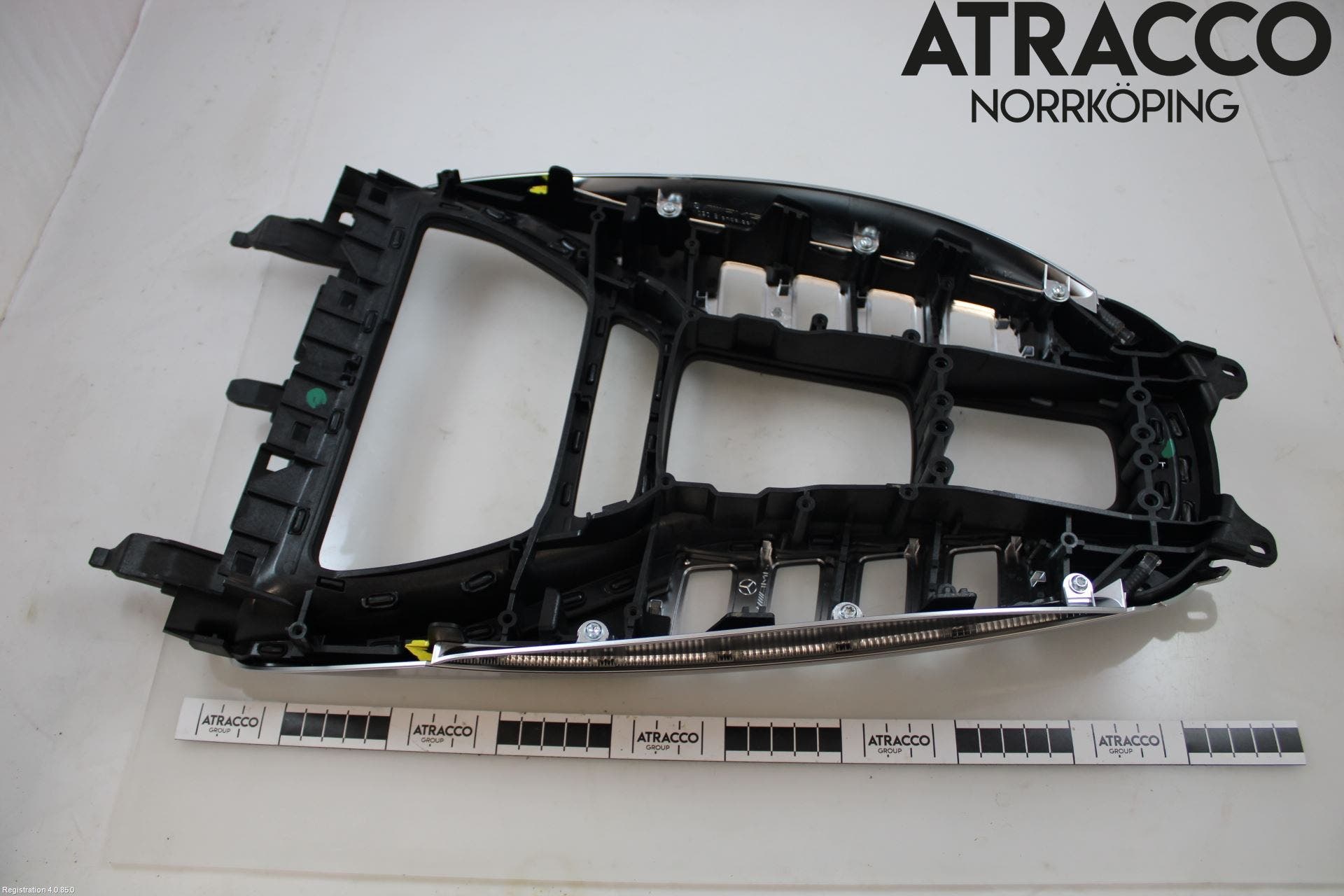 Mercedes-Benz MB AMG GT (C190/R190) 14-22 Instrumentkonsoll Golv