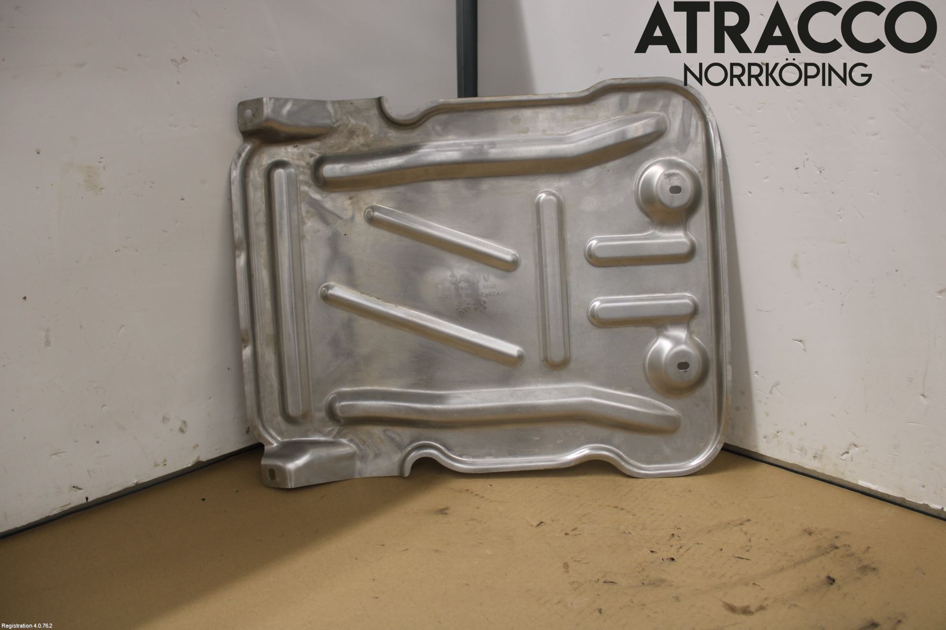 Volkswagen VW GOLF / E-GOLF VIII 20- Hasplåt Plåt-Plast