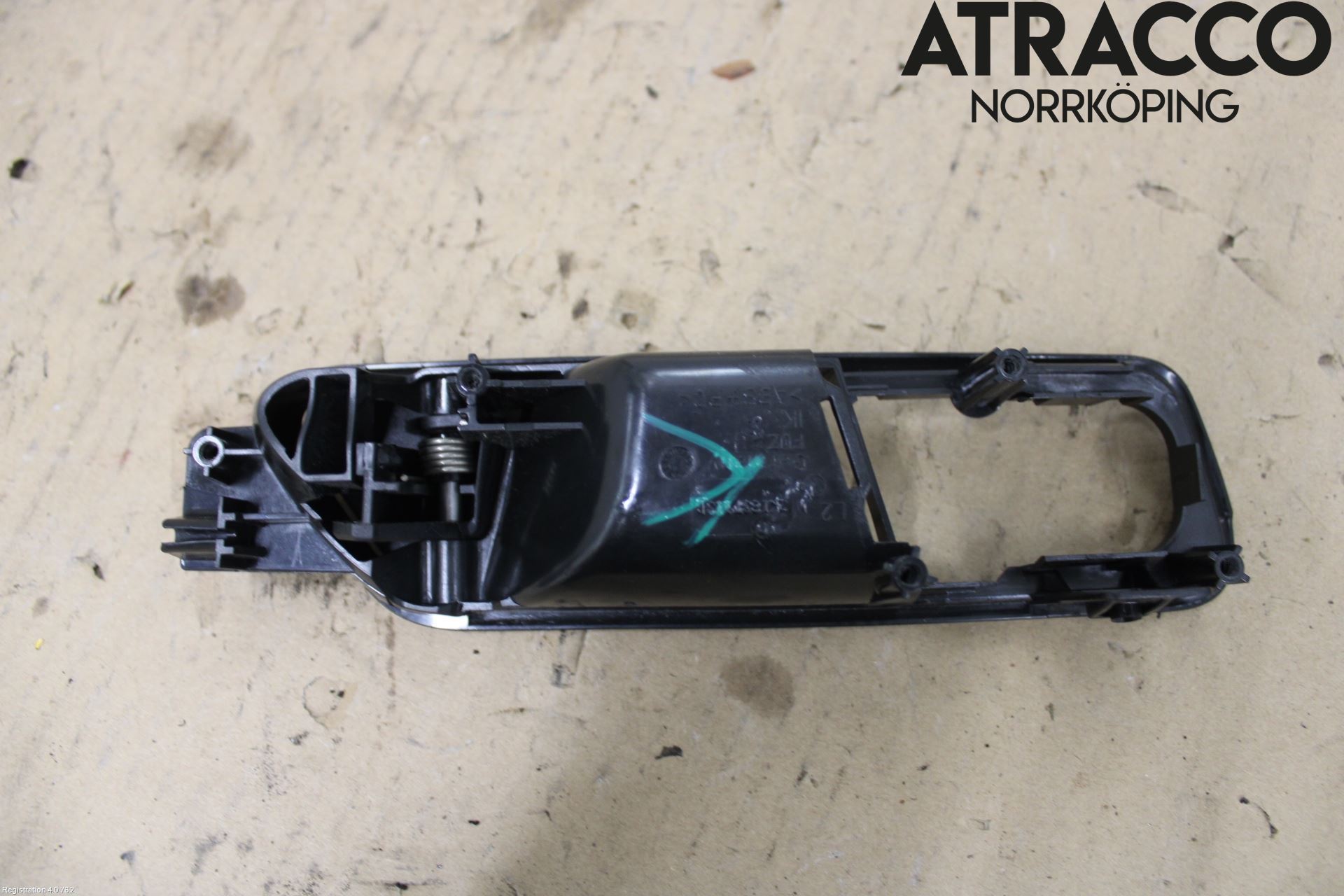 Volkswagen VW CADDY 11-15 Dörrhandtag Inre Vä