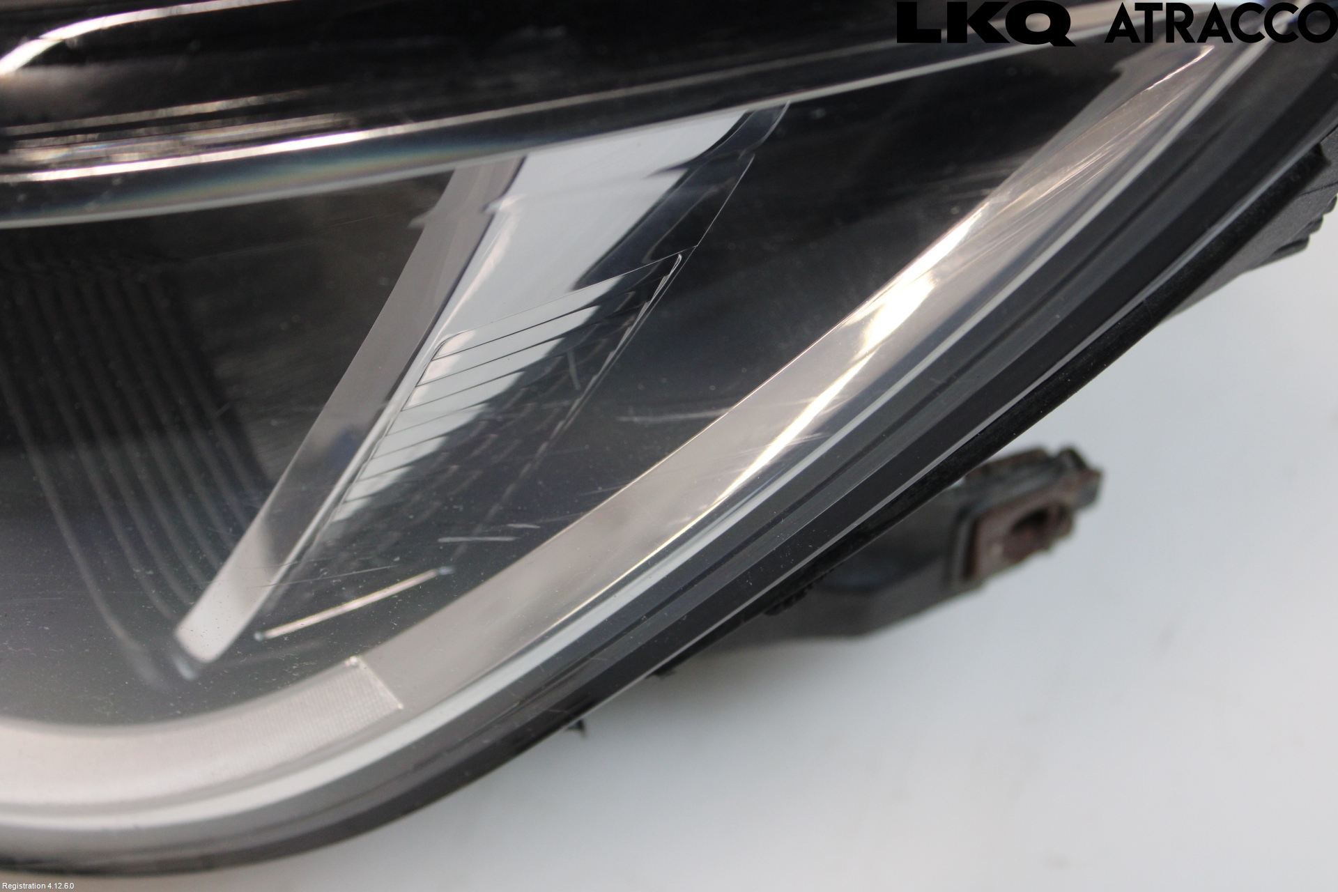 Volkswagen VW PASSAT 15-19 Strålkastare Vänster