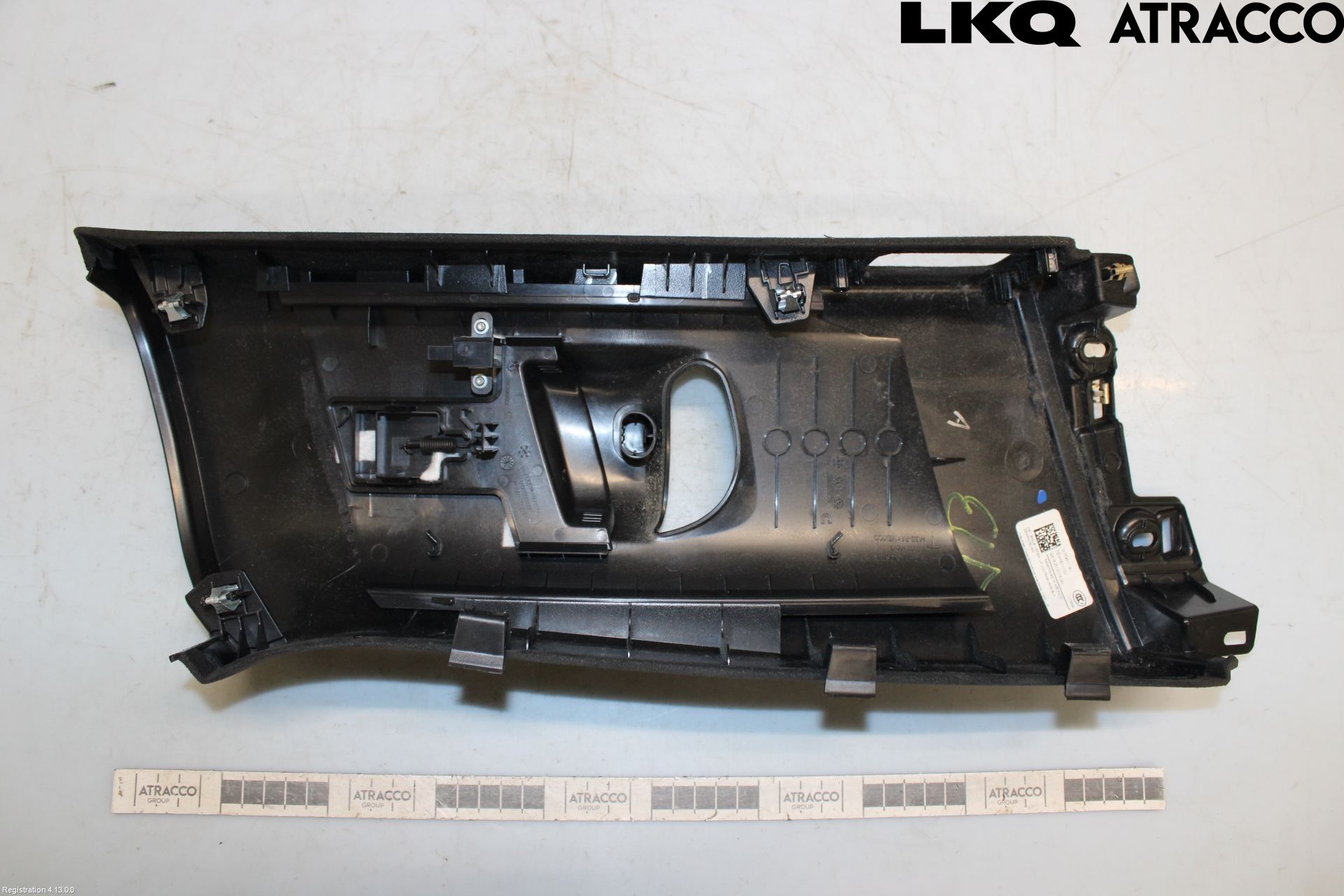 Tesla MODEL X 16- Inr Plastd A-B-C Stolpe