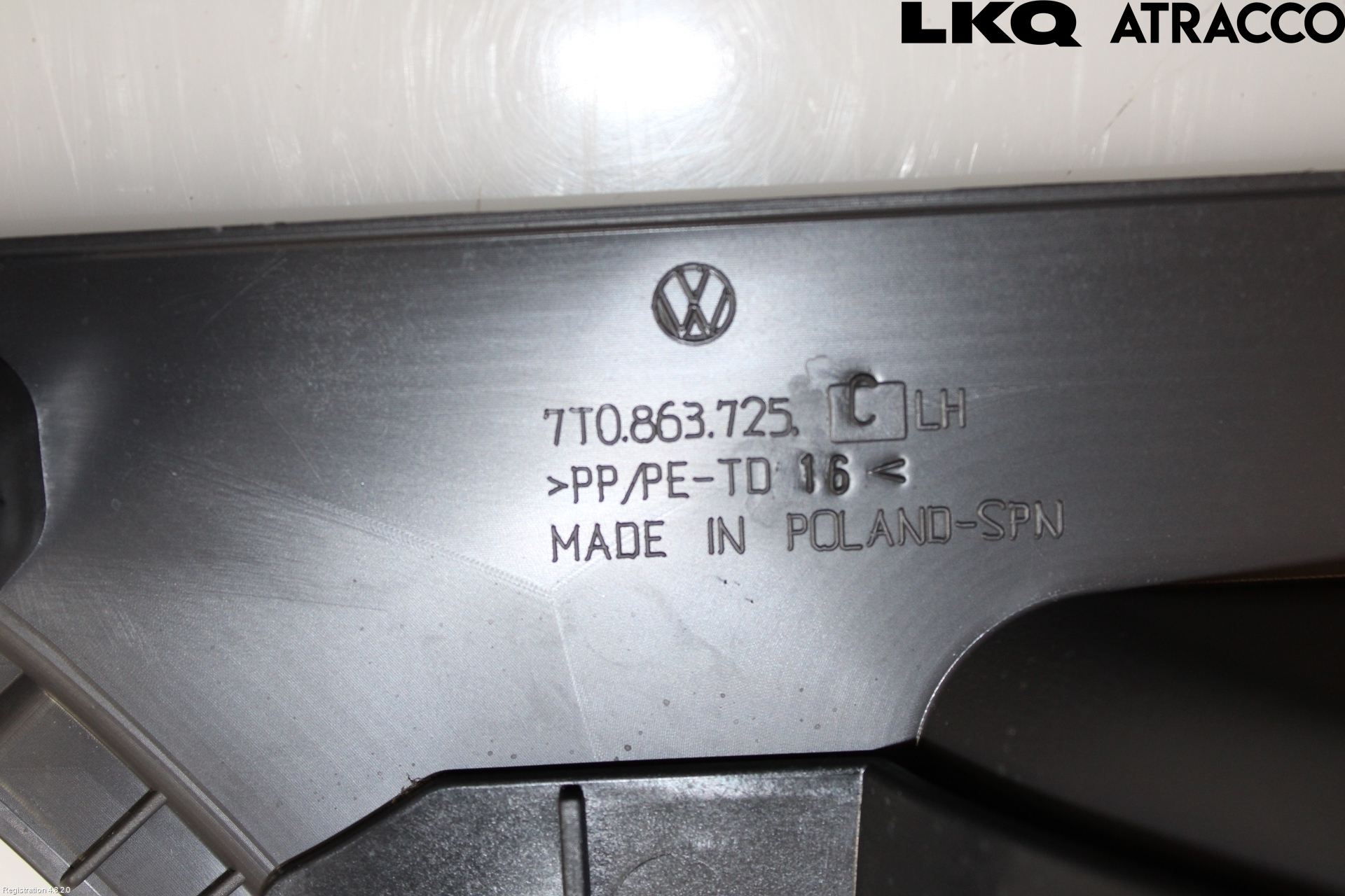 Volkswagen VW TRANSP/CARAVELLE (T7) 22-24 Fotsteg