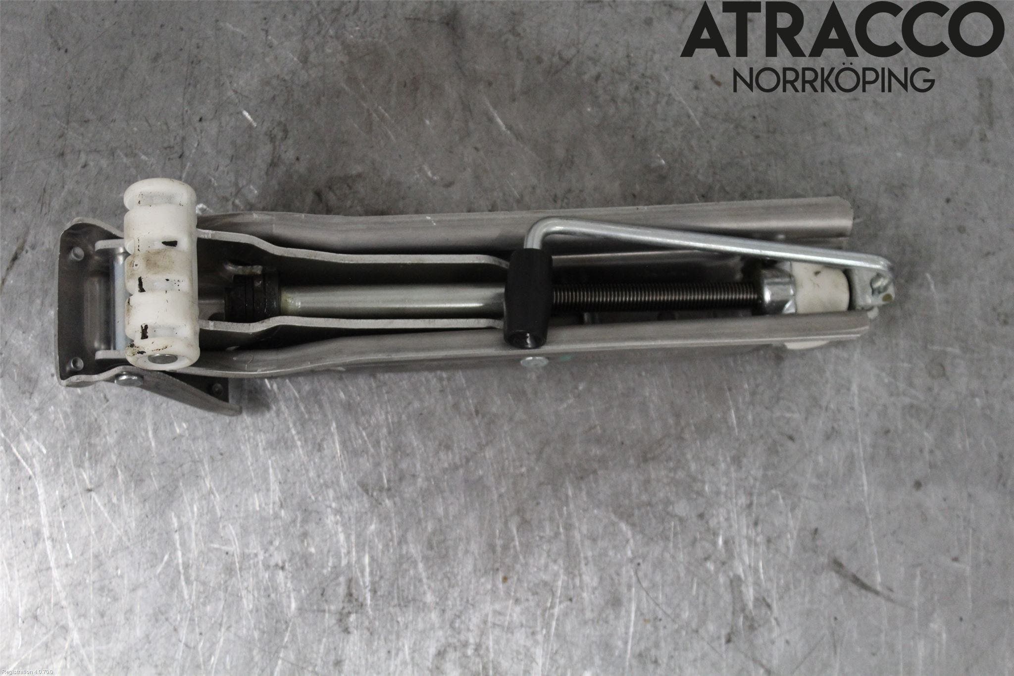 Audi A8/S8 4E  02-09 Domkraft