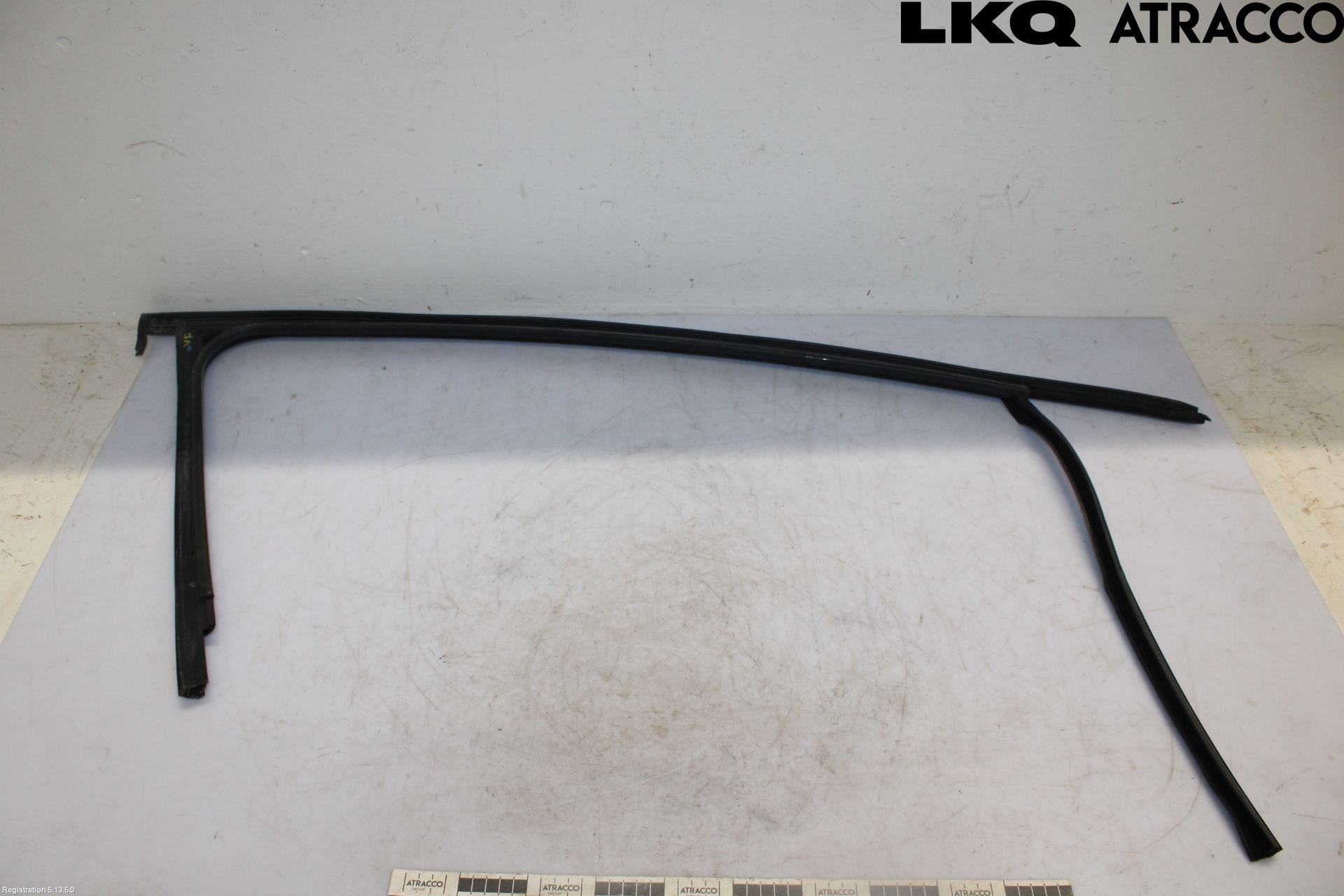 Volkswagen VW ID.4 21- Dörr Dekorlist Fram Vä