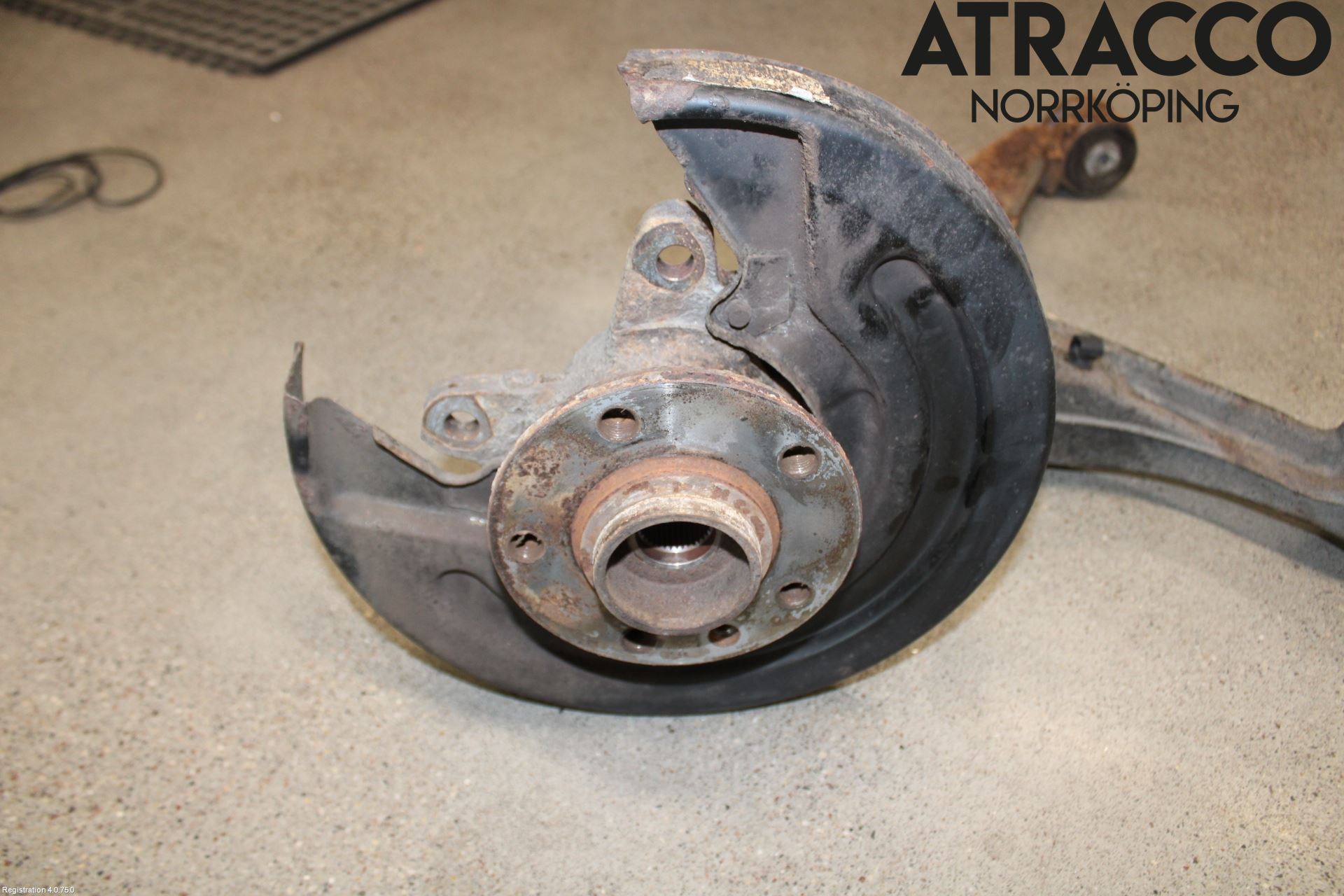 Volkswagen VW TRANSP/CARAVELLE (T5) 04-15 Bärarm Bak Höger