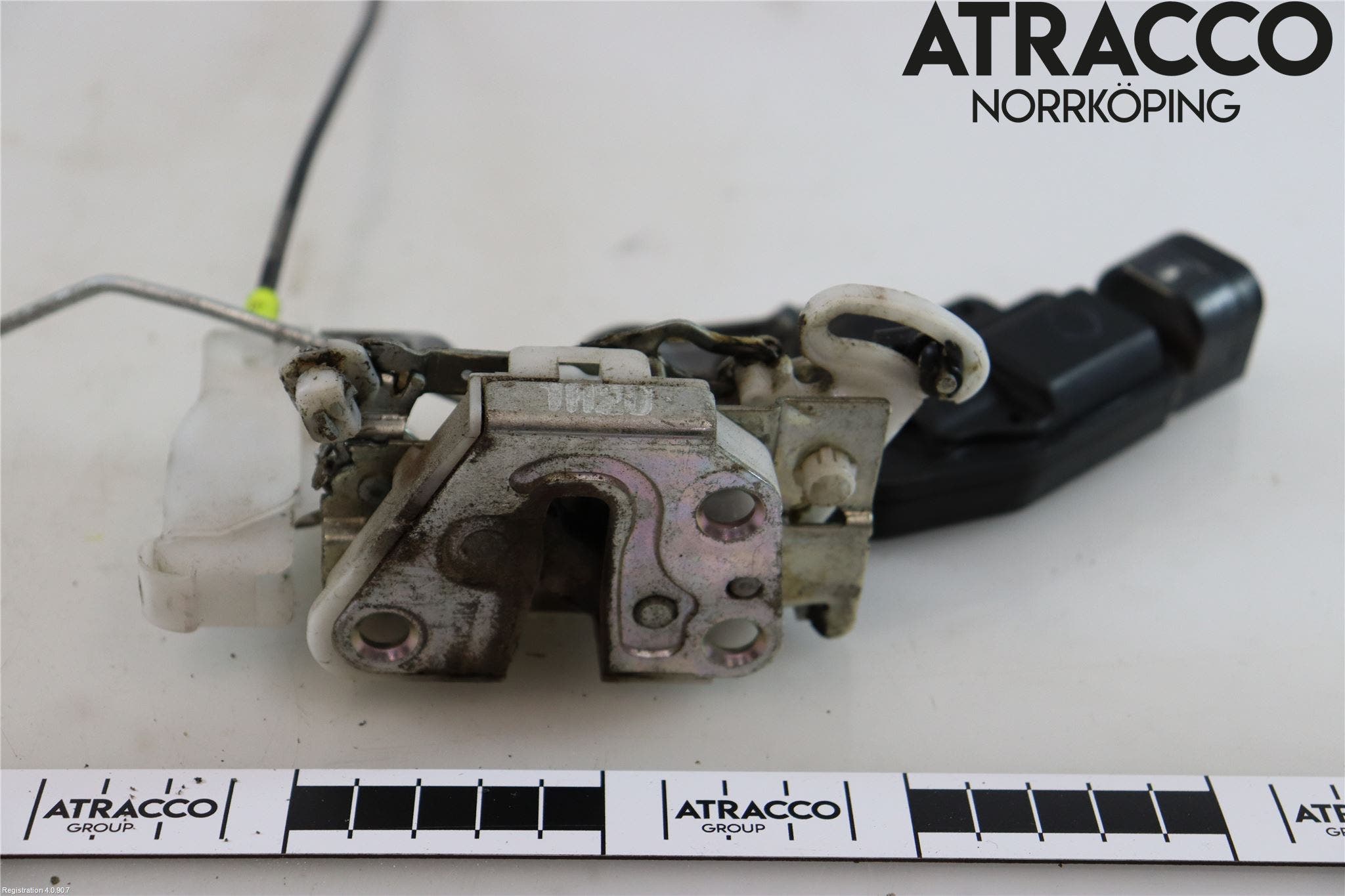 Toyota AYGO 06-14 Låskista-Dörrlås